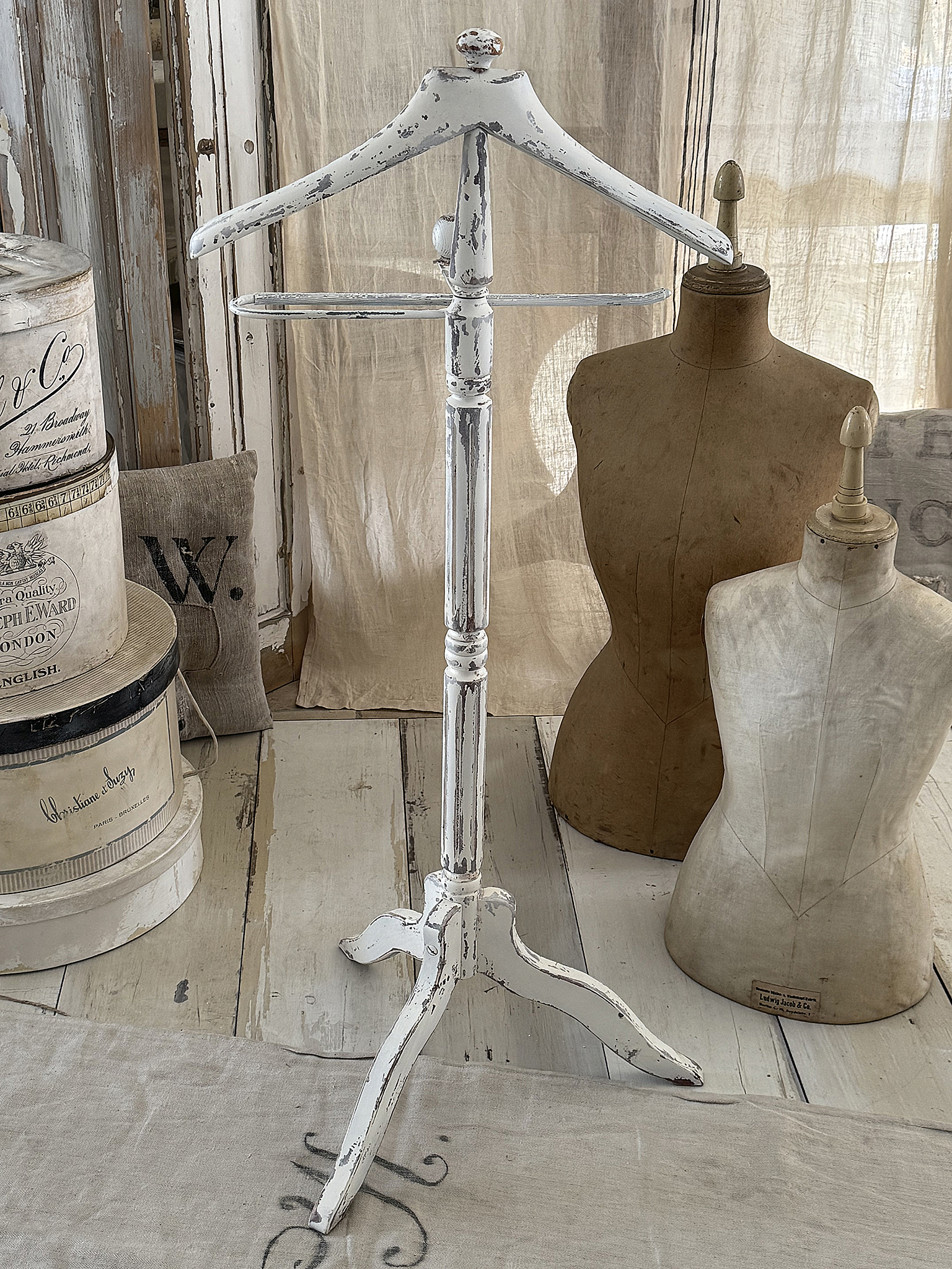 Stummer Diener im Shabbykleid***