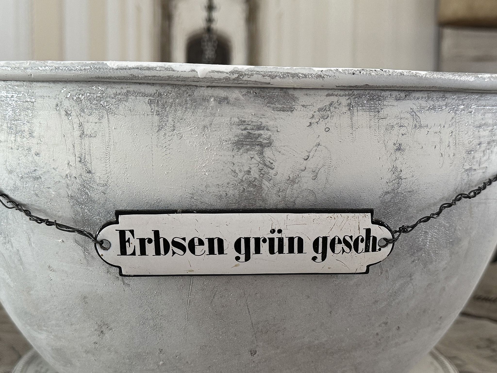 Große Zinkblechschüssel mit passendem Metallteller – charmantes Vintage-Duo***