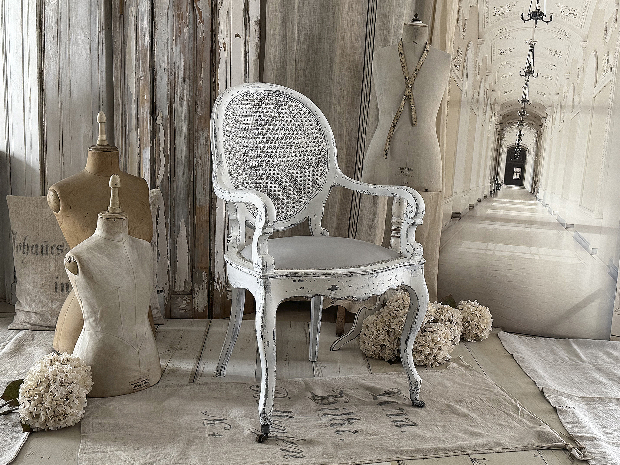 Romantischer antiker Armlehnstuhl-Sessel aus Frankreich***