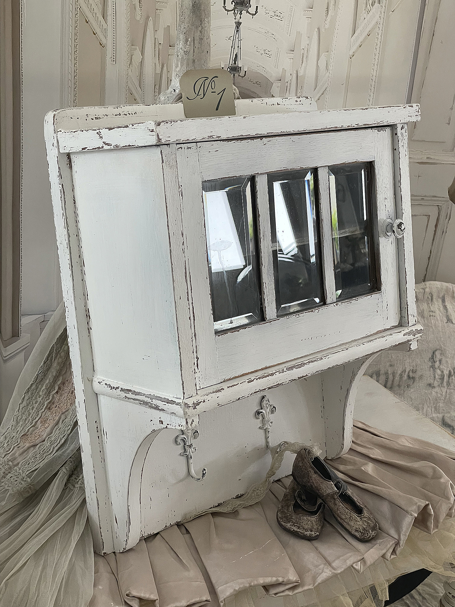 Antiker Vitrinen/Wandschrank ** Antiker Vitrinen/Wandschrank **