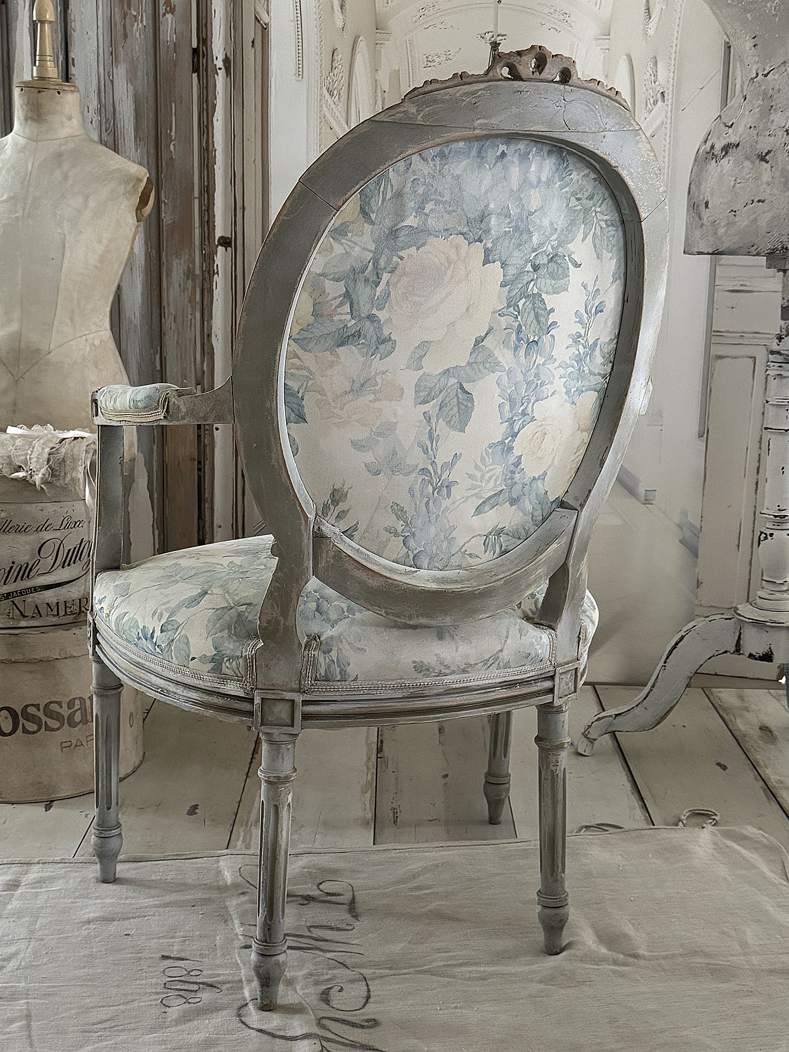 Romantischer Vintage-Armlehnsessel – ein Einzelstück mit Seele***