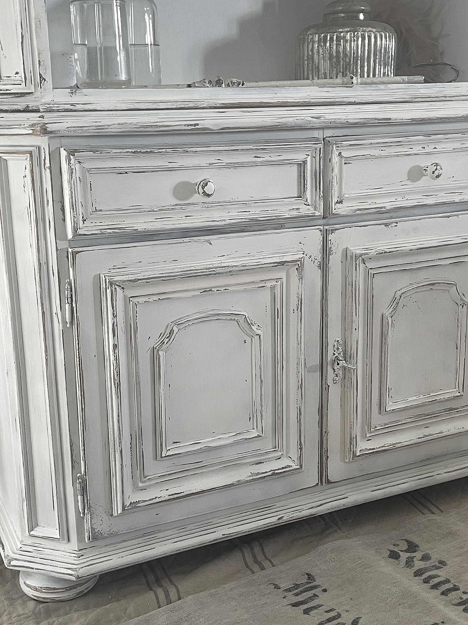 Alter Buffet-Shabbyschrank im weißen Kleid*** Alter Buffet-Shabbyschrank im weißen Kleid***