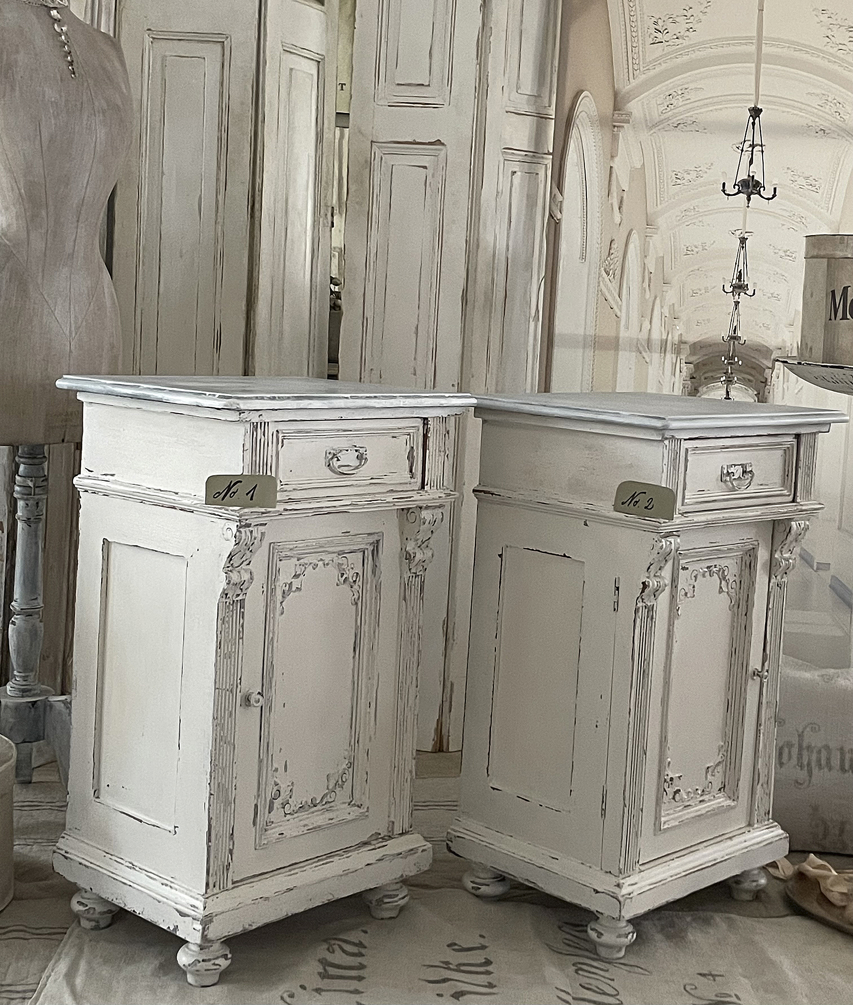 Antiker Gründerzeit Beistell-Schrank*** Antiker Gründerzeit Beistell-Schrank***