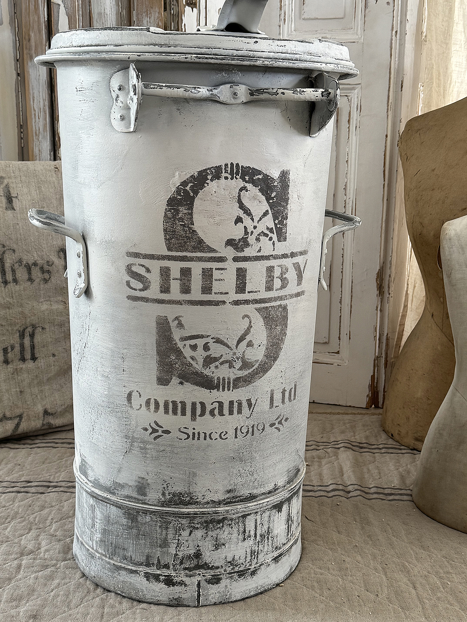 Schöne alte Zinkmülltonne Shelby***  Schöne alte Zinkmülltonne Shelby***