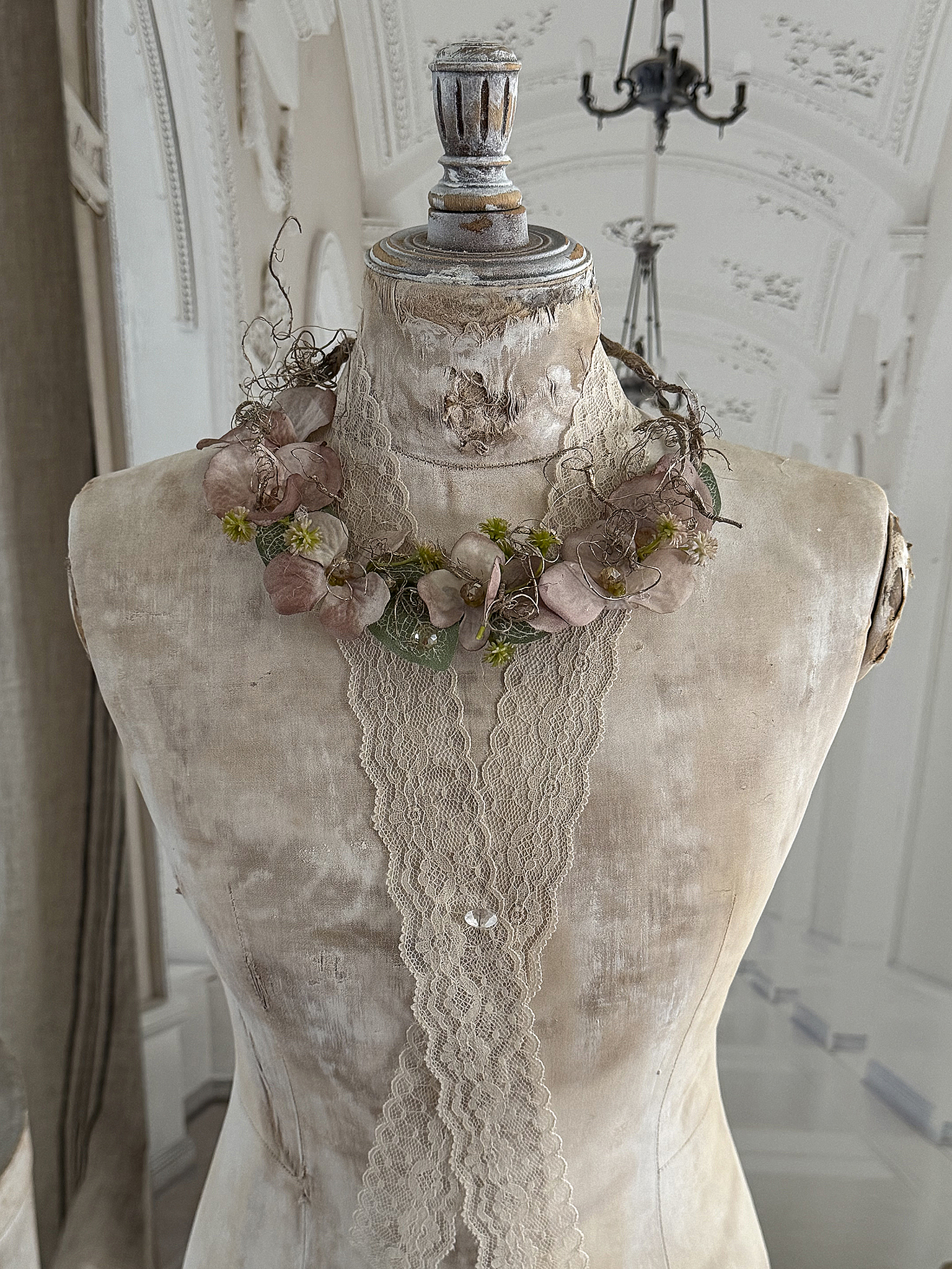 Reizende, antike Kinderschneiderpuppe der Firma Stockmann, Paris***