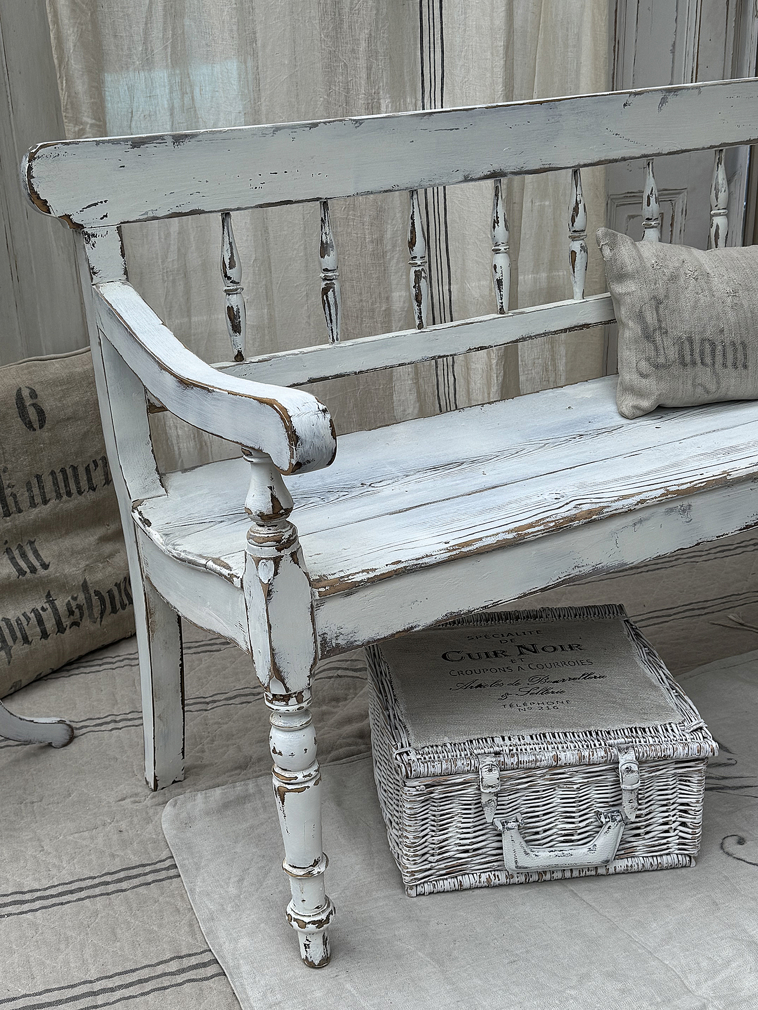Wunderschöne antike Shabby-Bank -Gründerzeit-Schätzchen