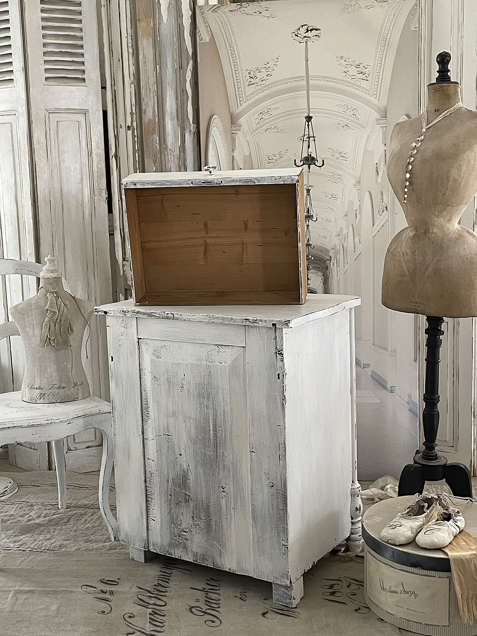 Brocante antiker Shabbyschrank*** Brocante antiker Shabbyschrank***