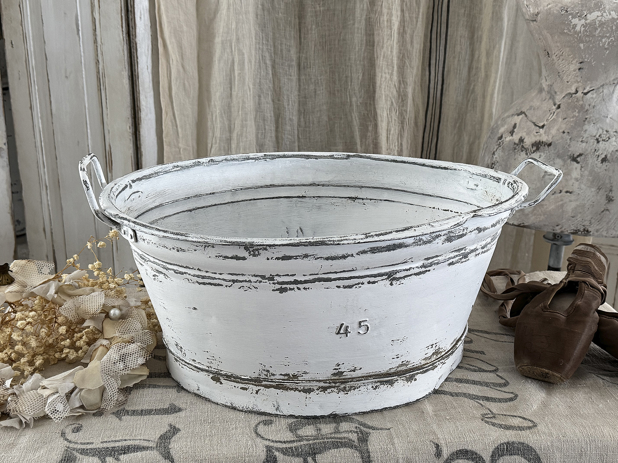 Alte Zinkwanne im weißen Shabby-Look – charmantes Vintage-Unikat***