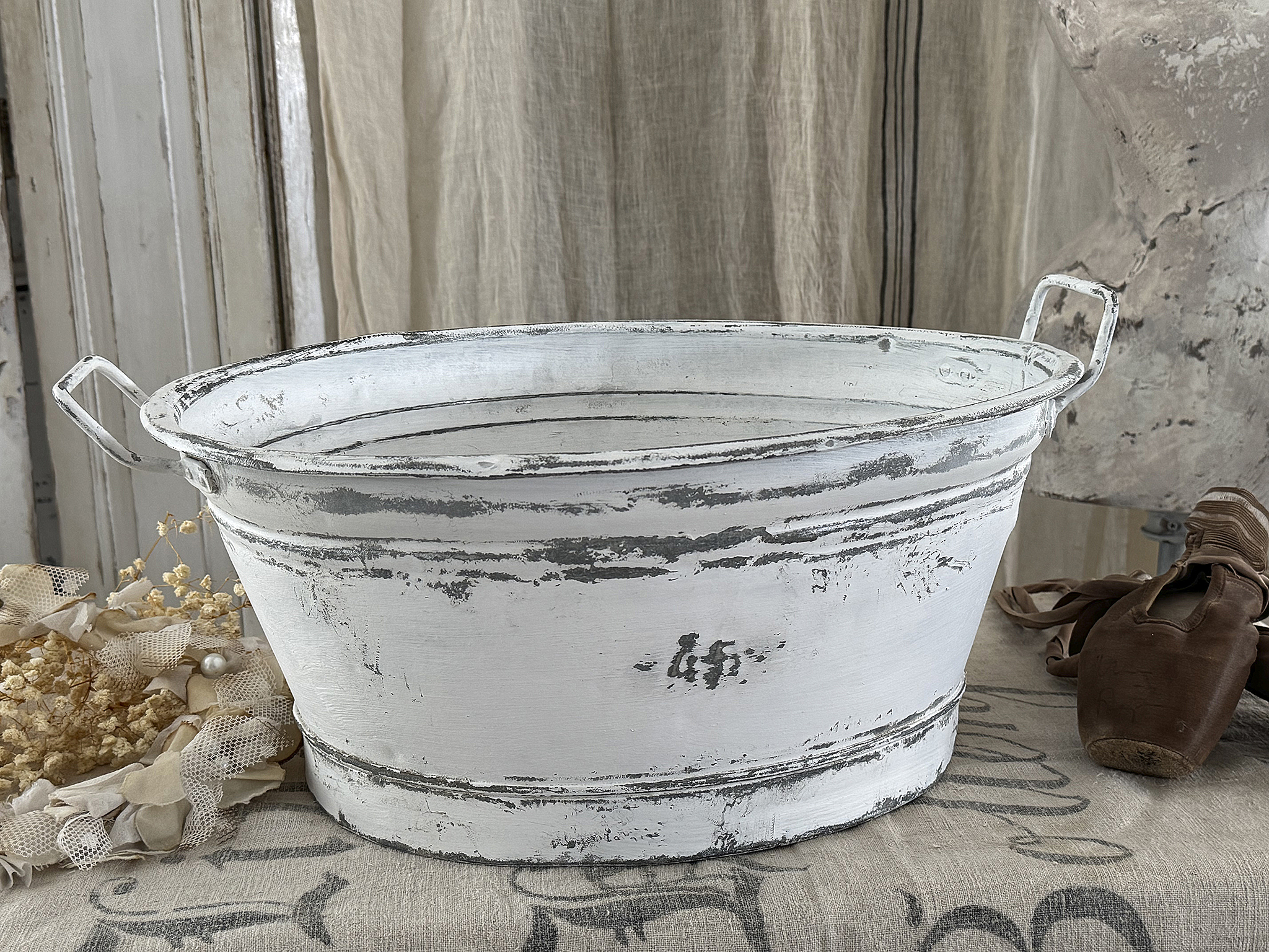Alte Zinkwanne im weißen Shabby-Look – charmantes Vintage-Unikat***