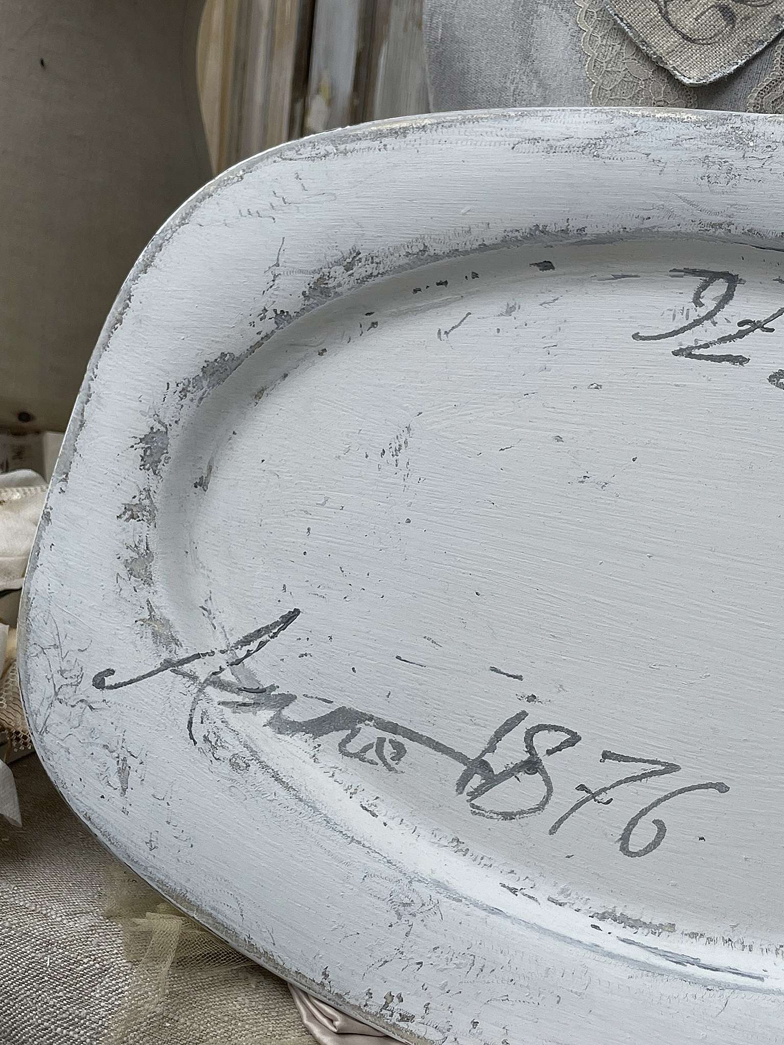 Antike Shabby-Platte Anno***