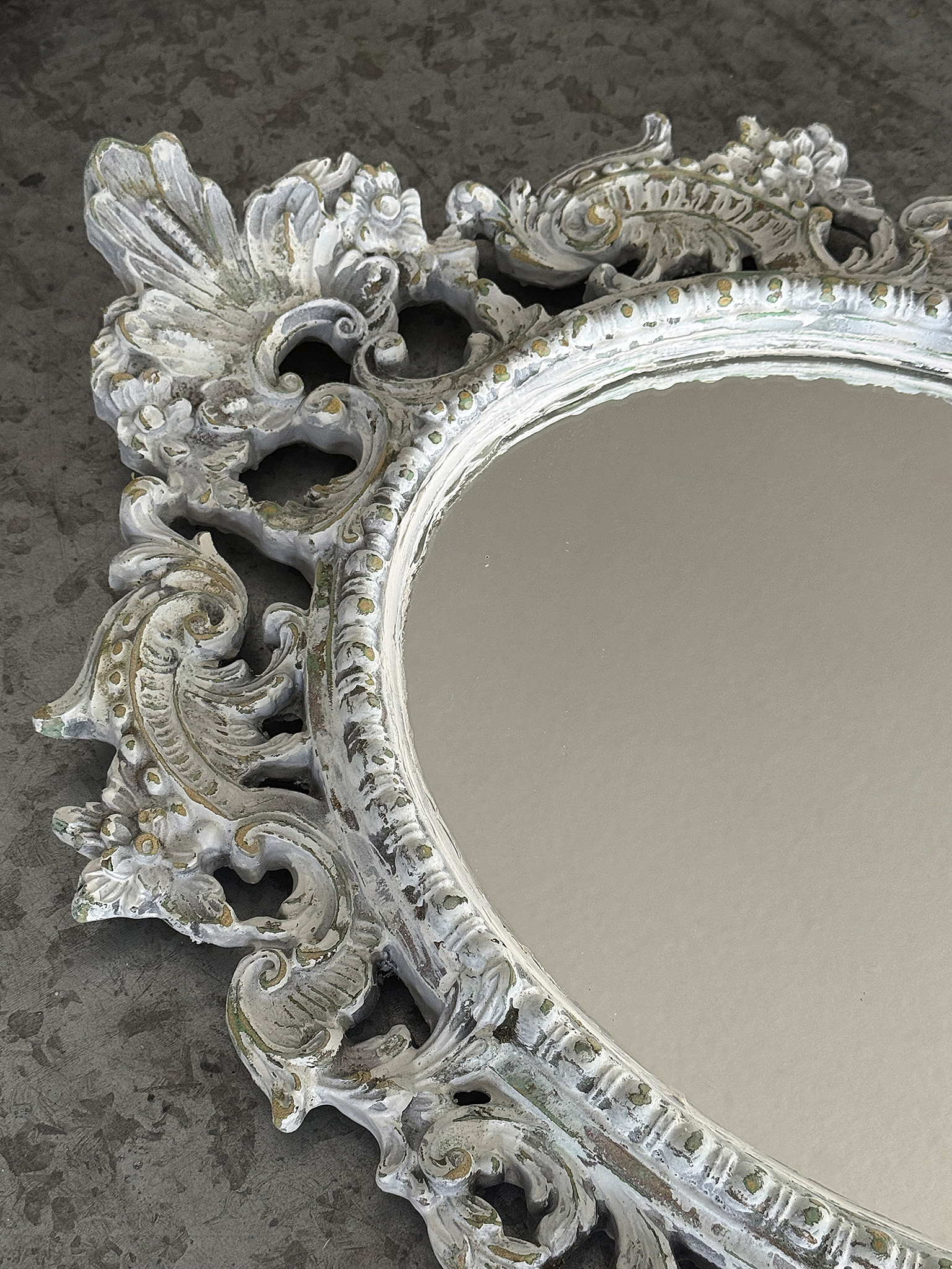 Romantischer alter Wandspiegel***