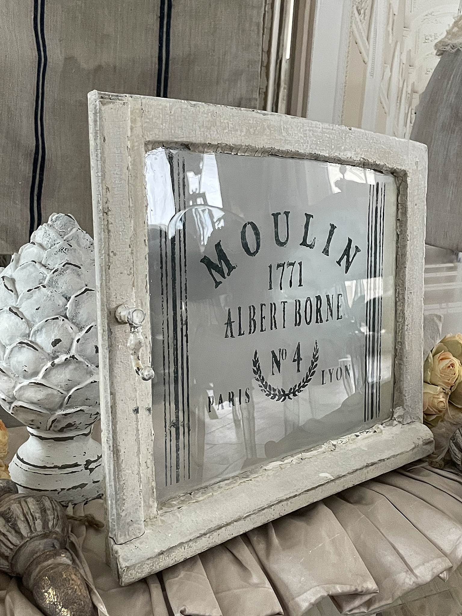 Süßes kleines Vintage Fenster Moulin ***