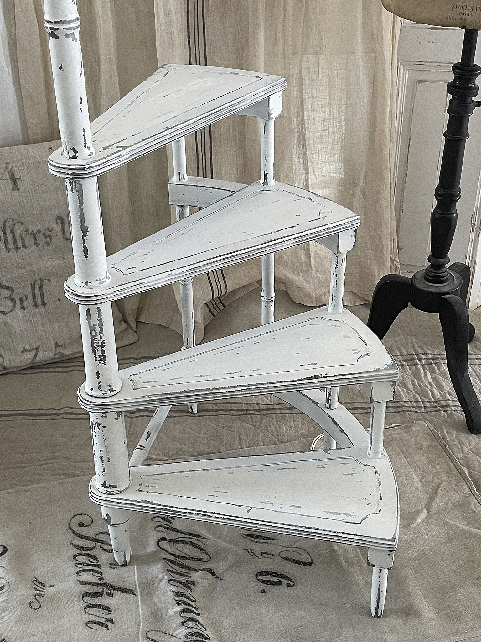Alte Bibliotheksleiter/Treppe Sahbbyschätzchen*** Alte Bibliotheksleiter/Treppe Sahbbyschätzchen***