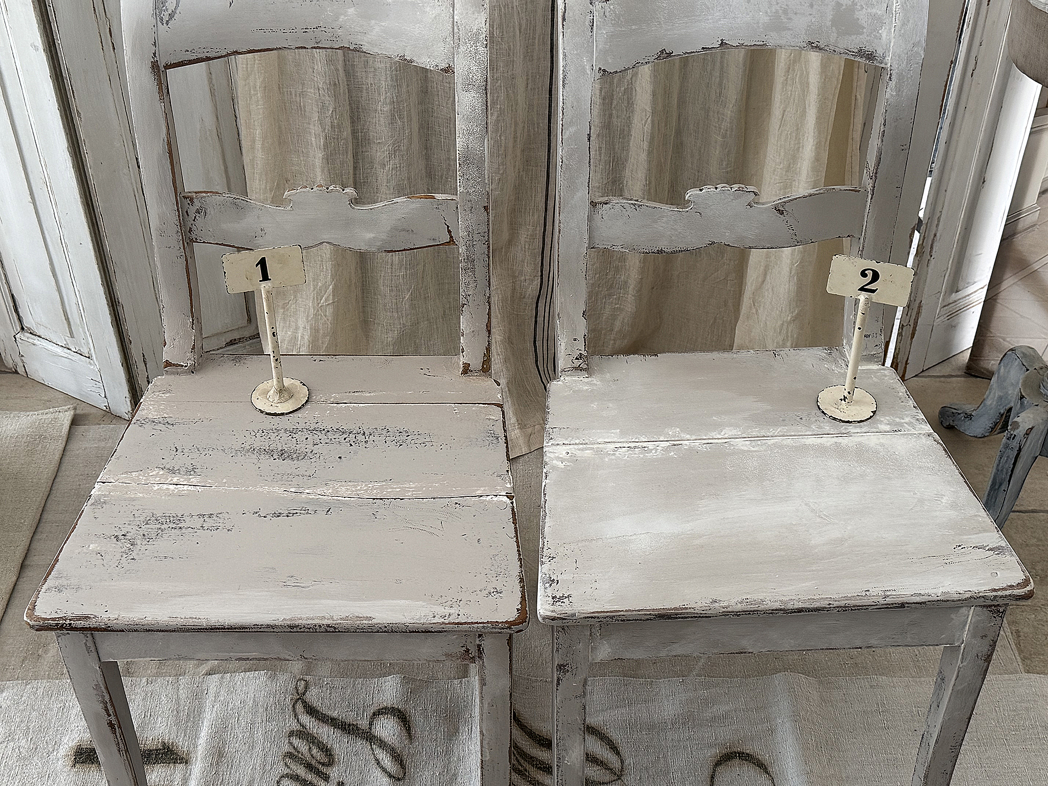 Antike Biedermeier-Stühle im Shabby-Chic – authentischer Vintage-Charme***