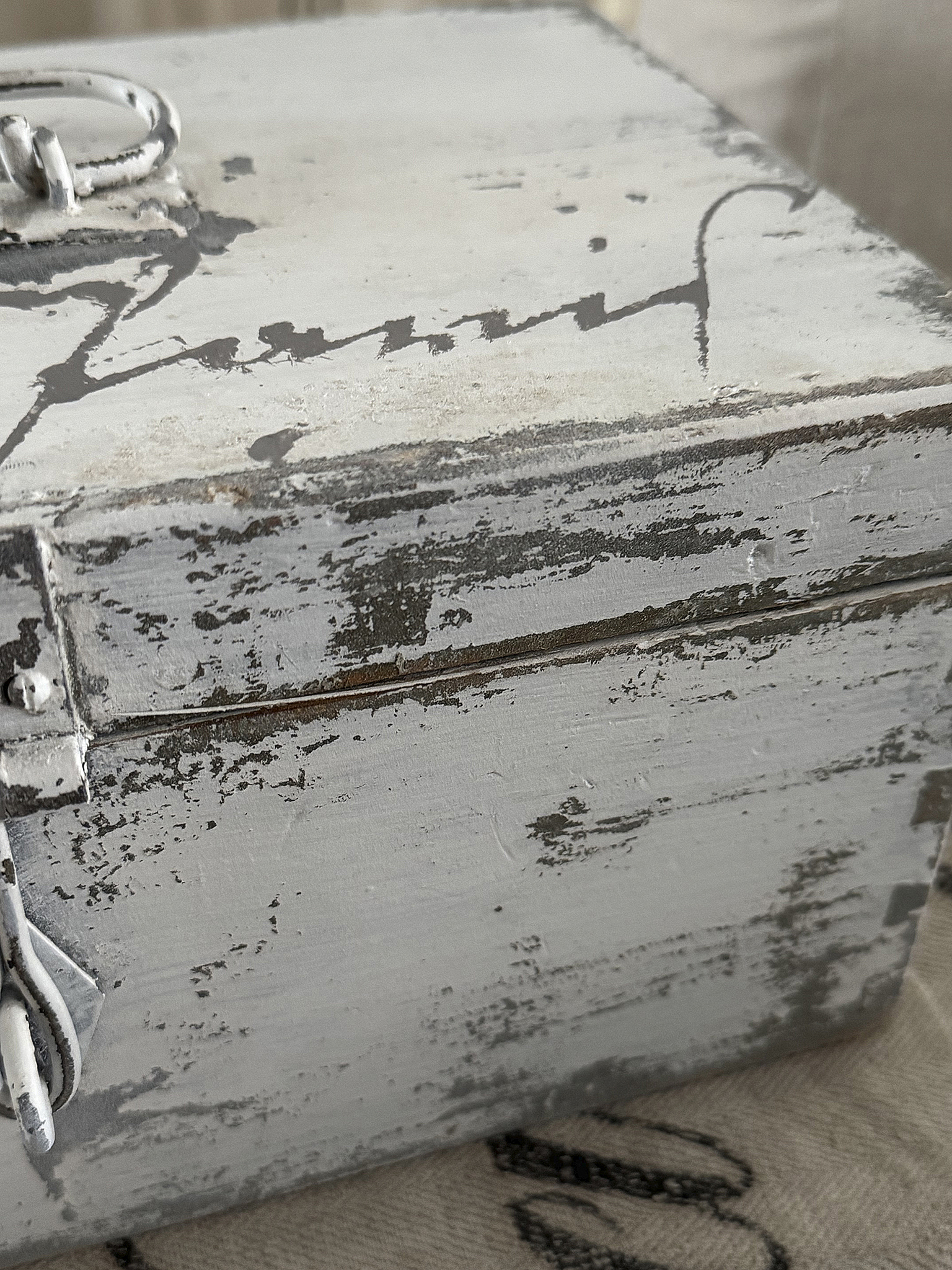   Schöne alte Holzkiste mit Geschichte***