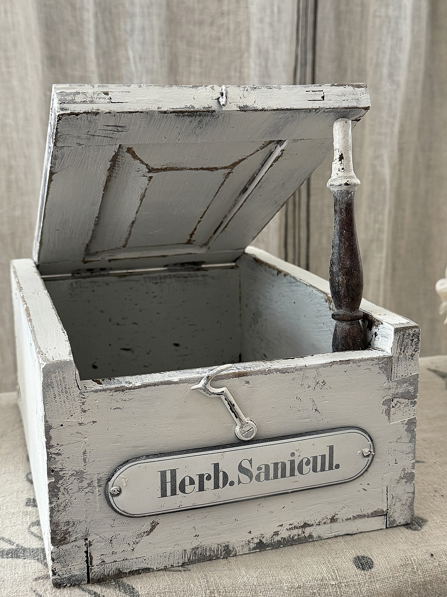 Stimmungsvolles altes Apotheker-Duo mit wunderschönem Shabby-Chic-Charme***