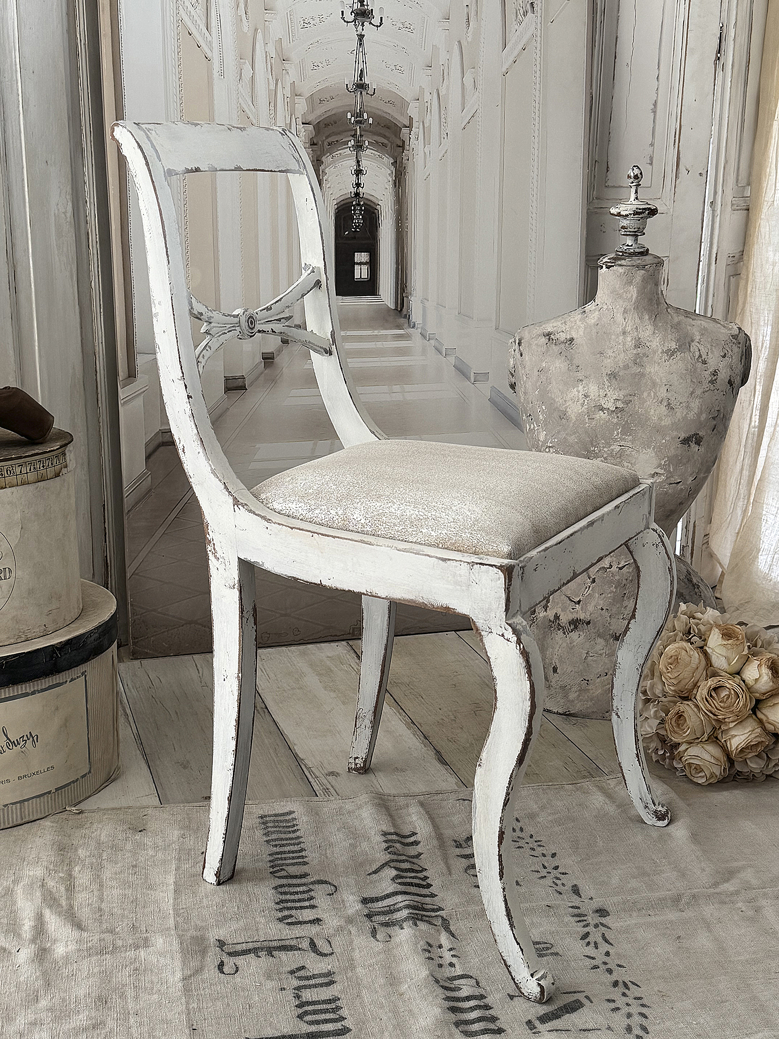 Antiker Holzstuhl mit Sitzpolster – Vintage Shabby Chic***