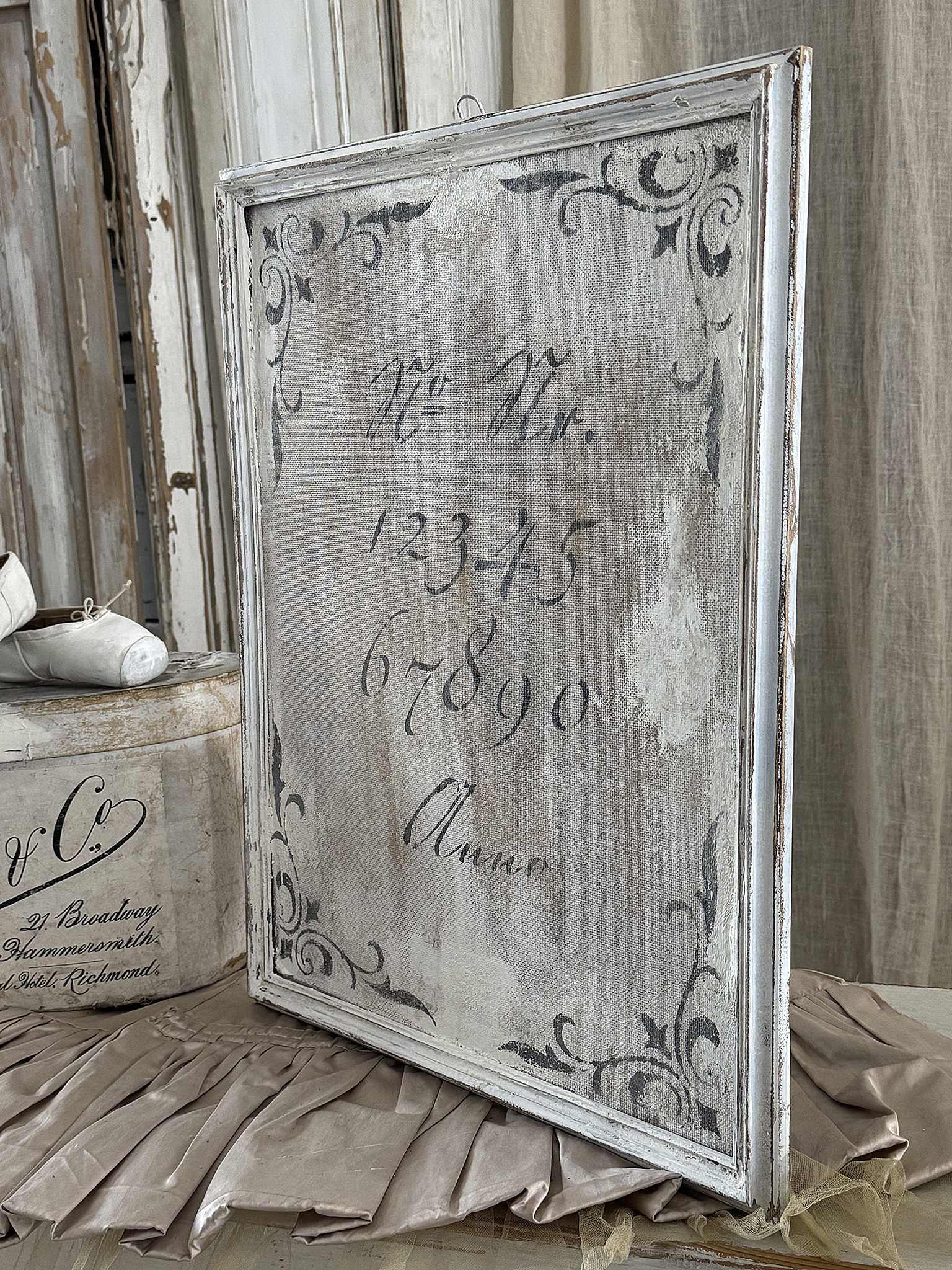 Altes Leinwandbild „Vintage-Zahlen“ im Shabby-Rahmen***