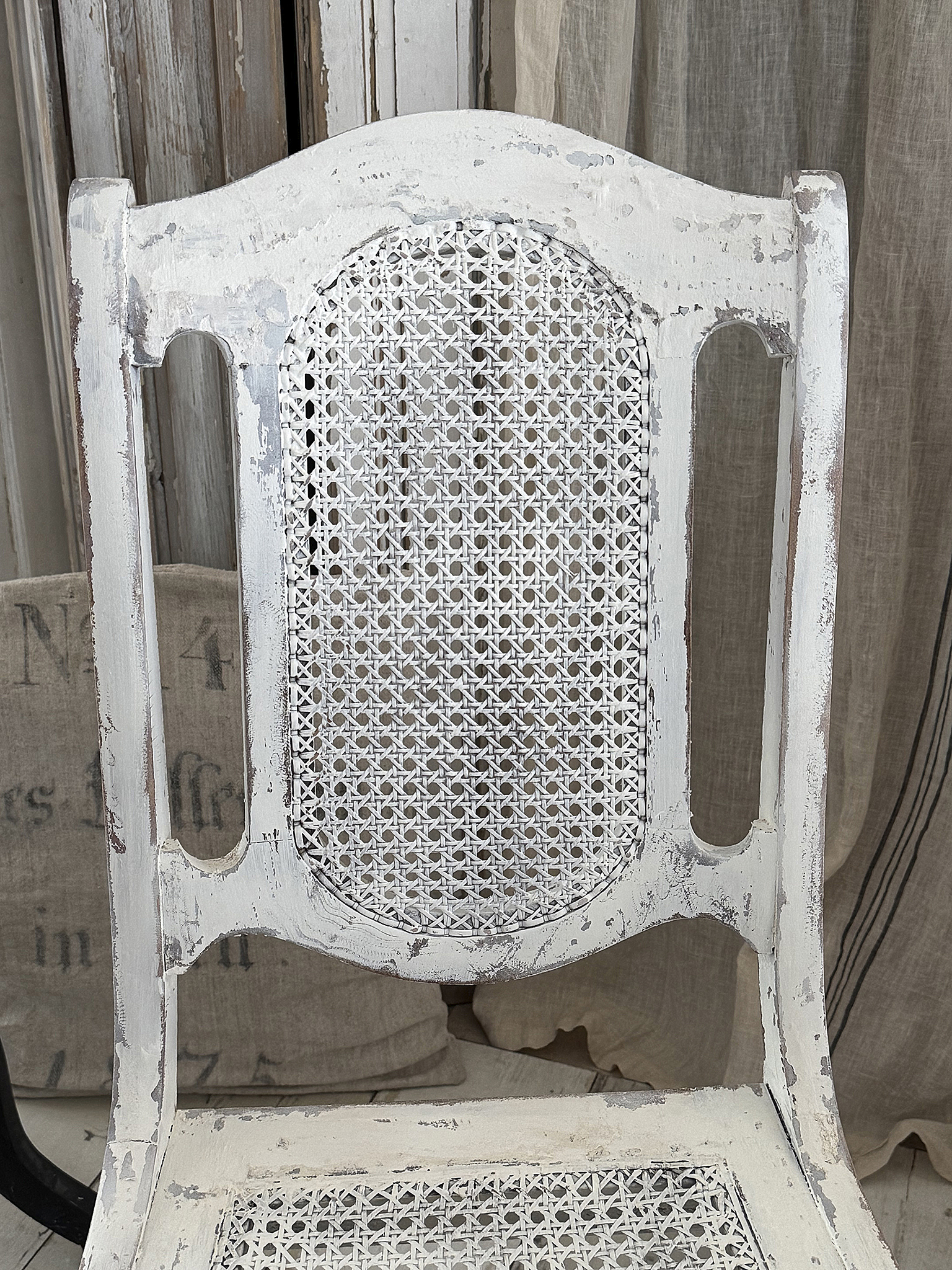 Antiker Biedermeier-Stuhl mit Wiener Geflecht – Shabby-Chic mit Charakter***