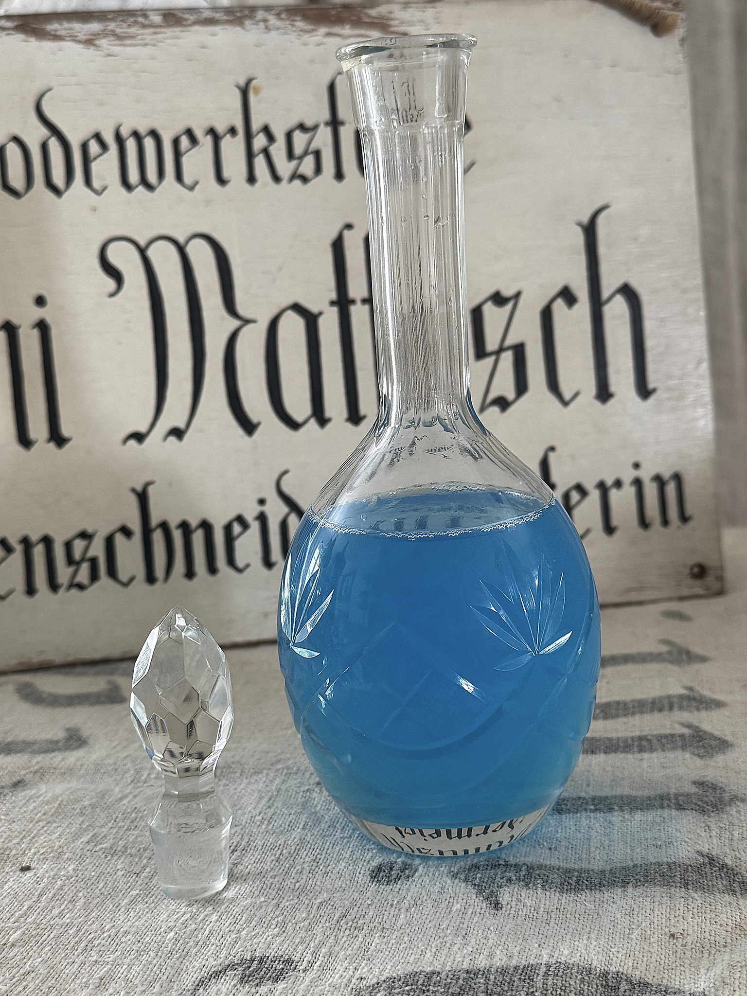 Romantisches Vintage-Duo – Kristallflasche & alte Schatulle mit herrlicher Patina***
