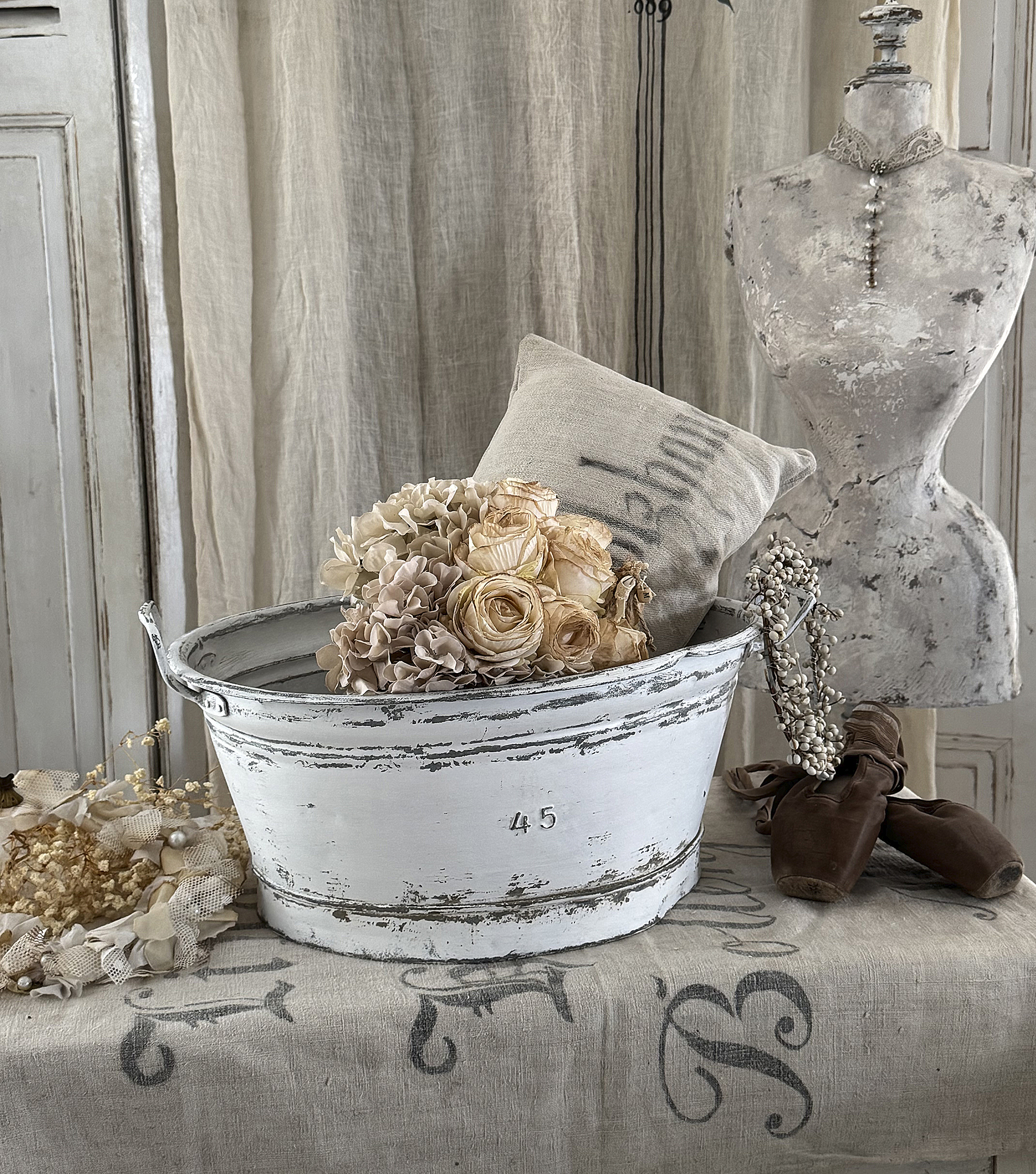 Alte Zinkwanne im weißen Shabby-Look – charmantes Vintage-Unikat***