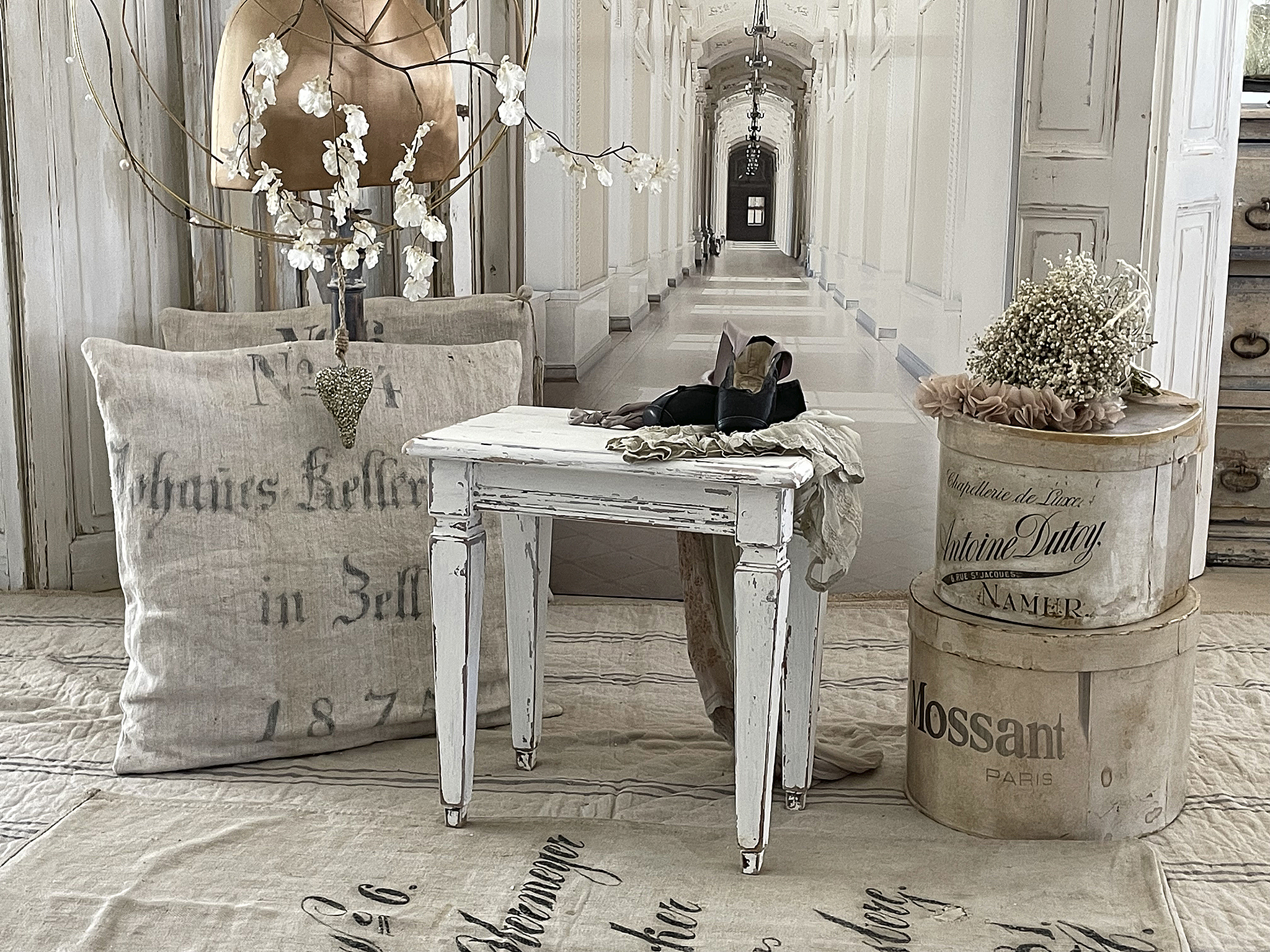 Antiker Shabby Holzhocker***