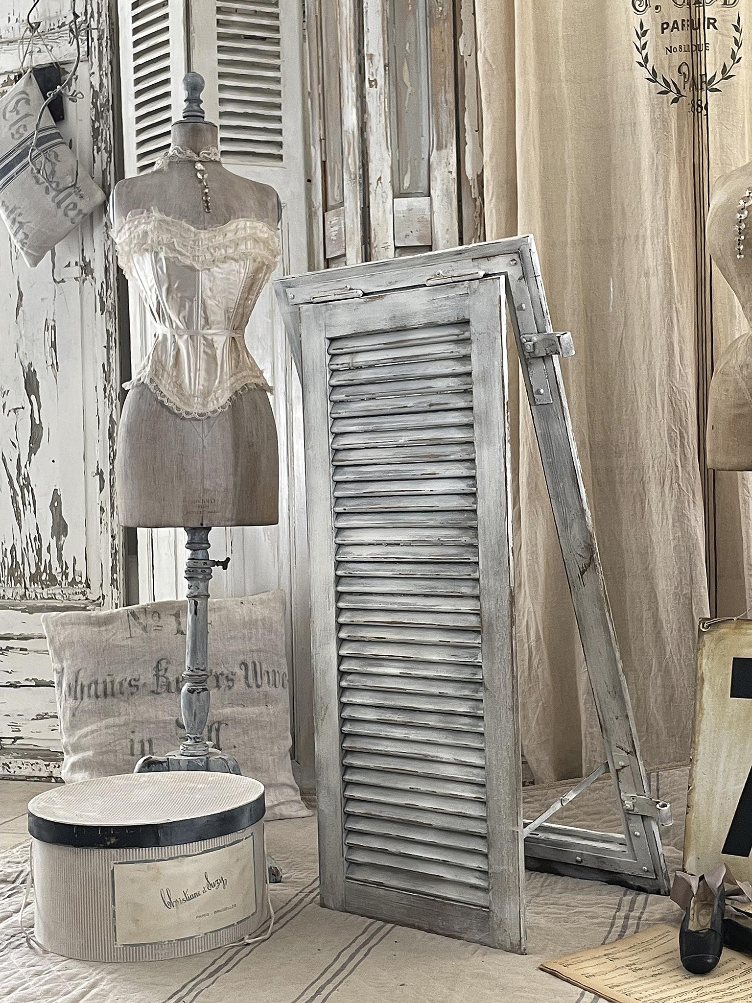 Antiker seltener Standfensterladen mit Memoboard*** Antiker seltener Standfensterladen mit Memoboard***