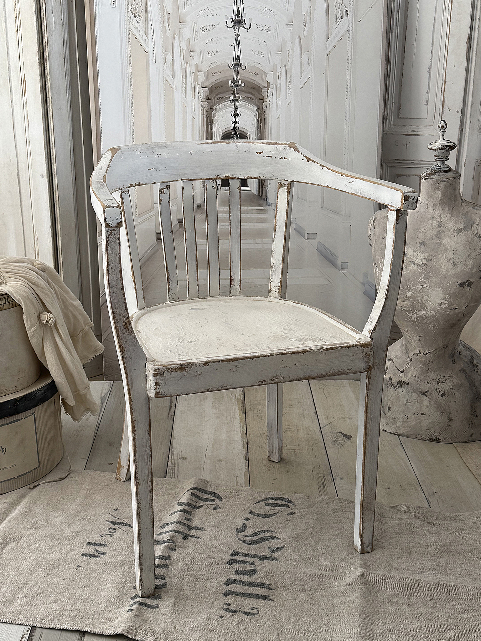 Original Bauhaus Armlehnstuhl – Shabby Chic im alten Originallack***