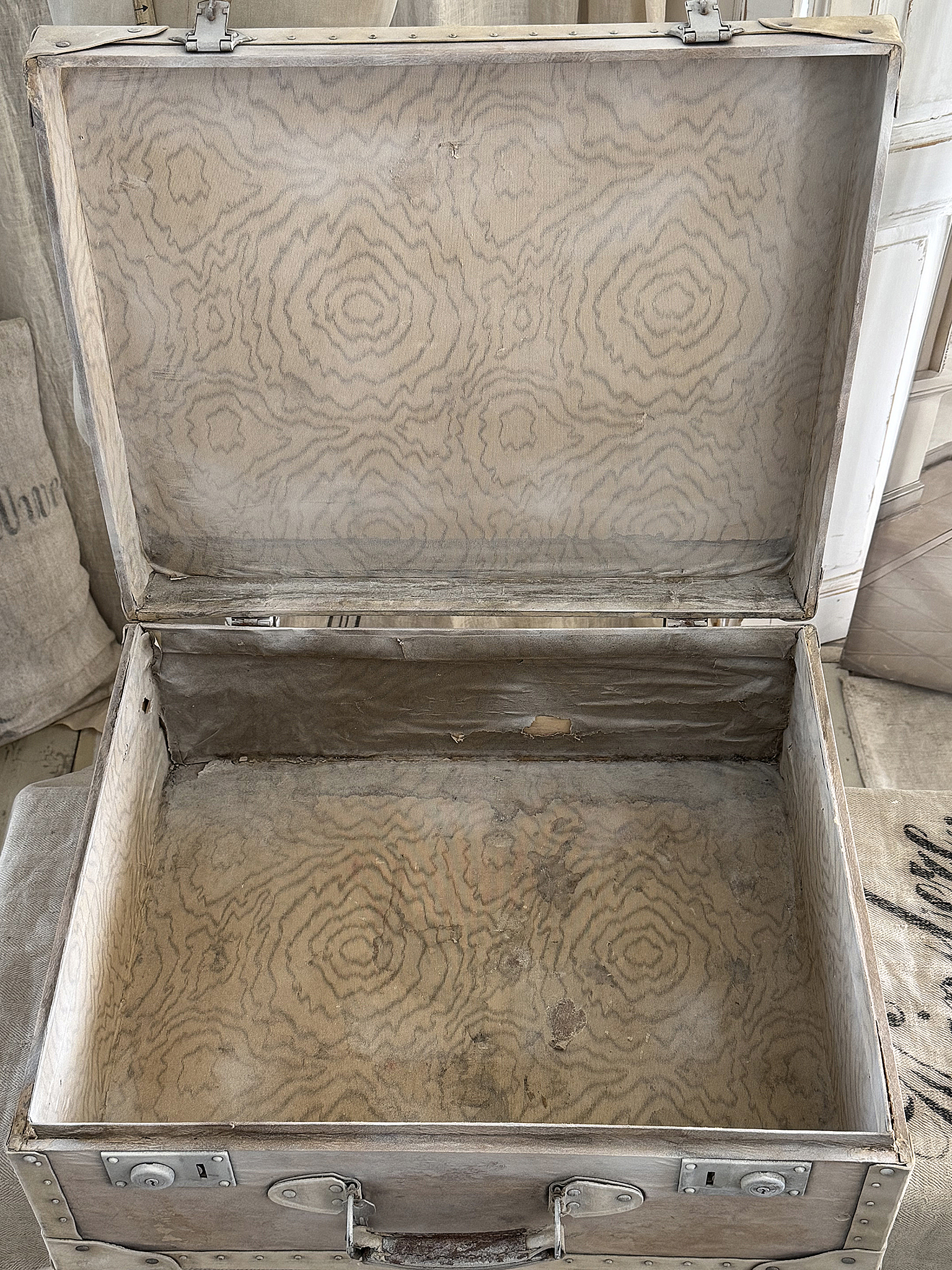Wunderschöner alter Oldtimer-Koffer im Vintage-Stil***