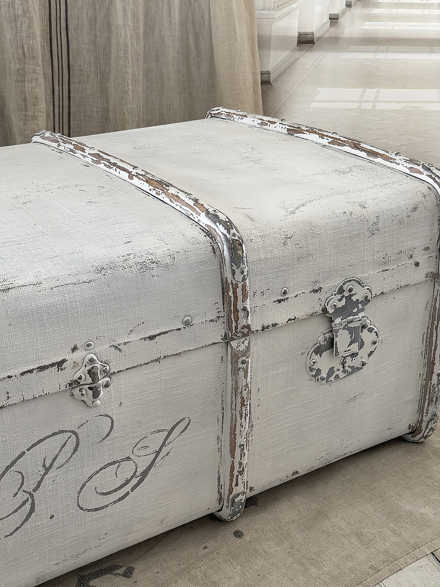 Antiker Überseekoffer „Shabby White“ im nostalgischen Vintage-Look***