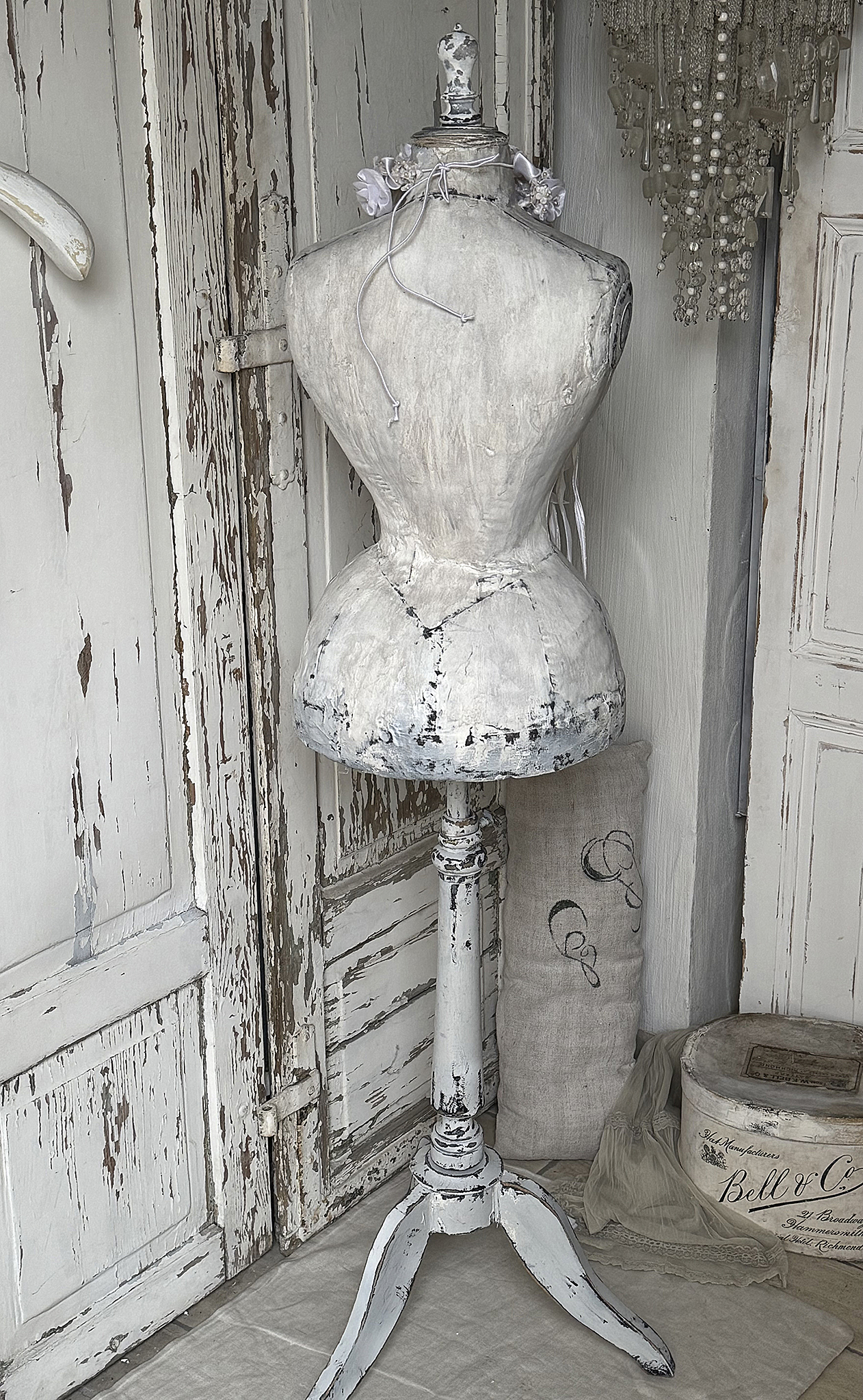 Antike Schneiderpuppe – Wespentaille & Vintage-Charme***