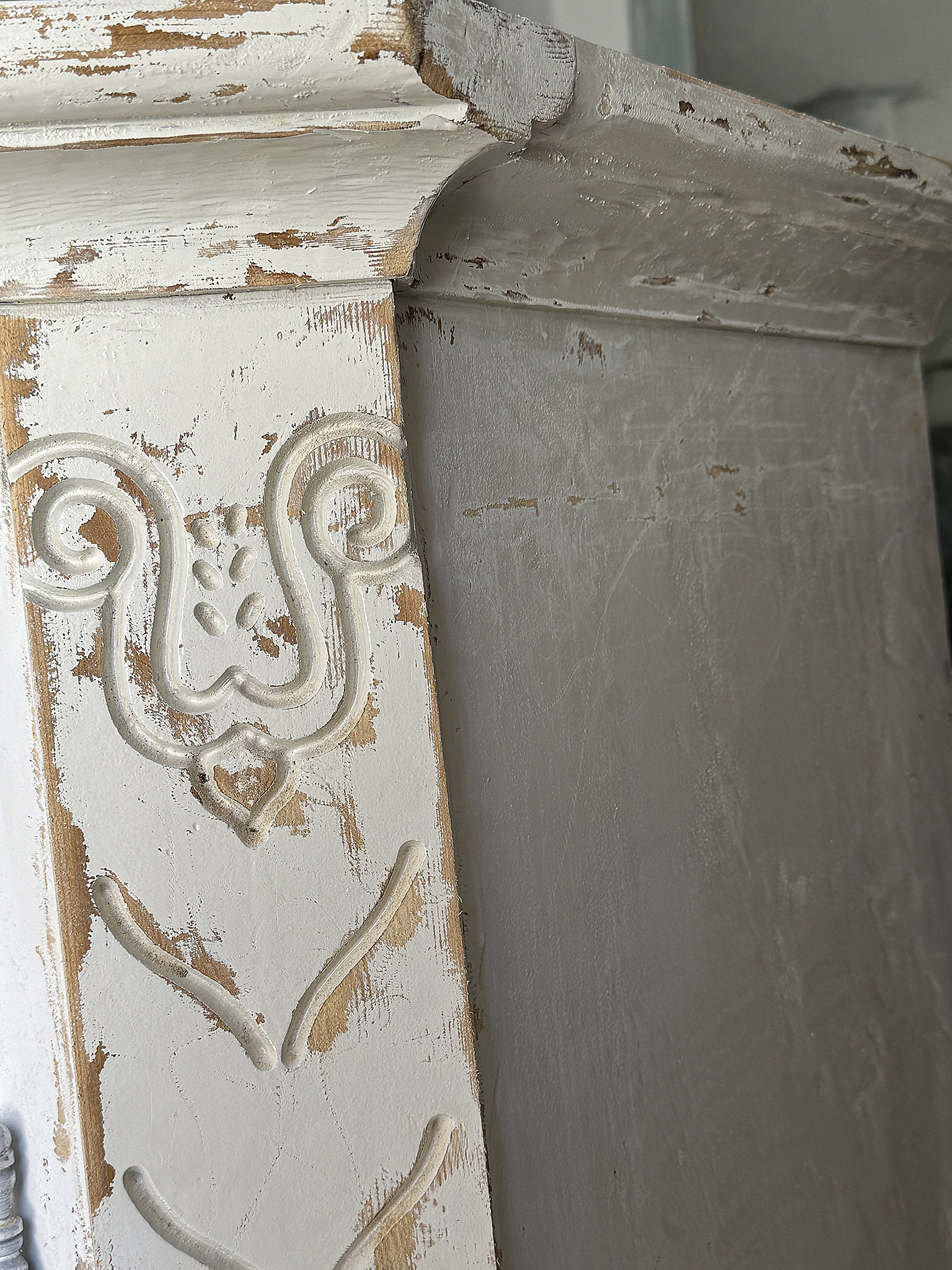 Wunderschöner alter Shabby-Chic Eintürer-Schrank mit geschwungenem Dach*** 