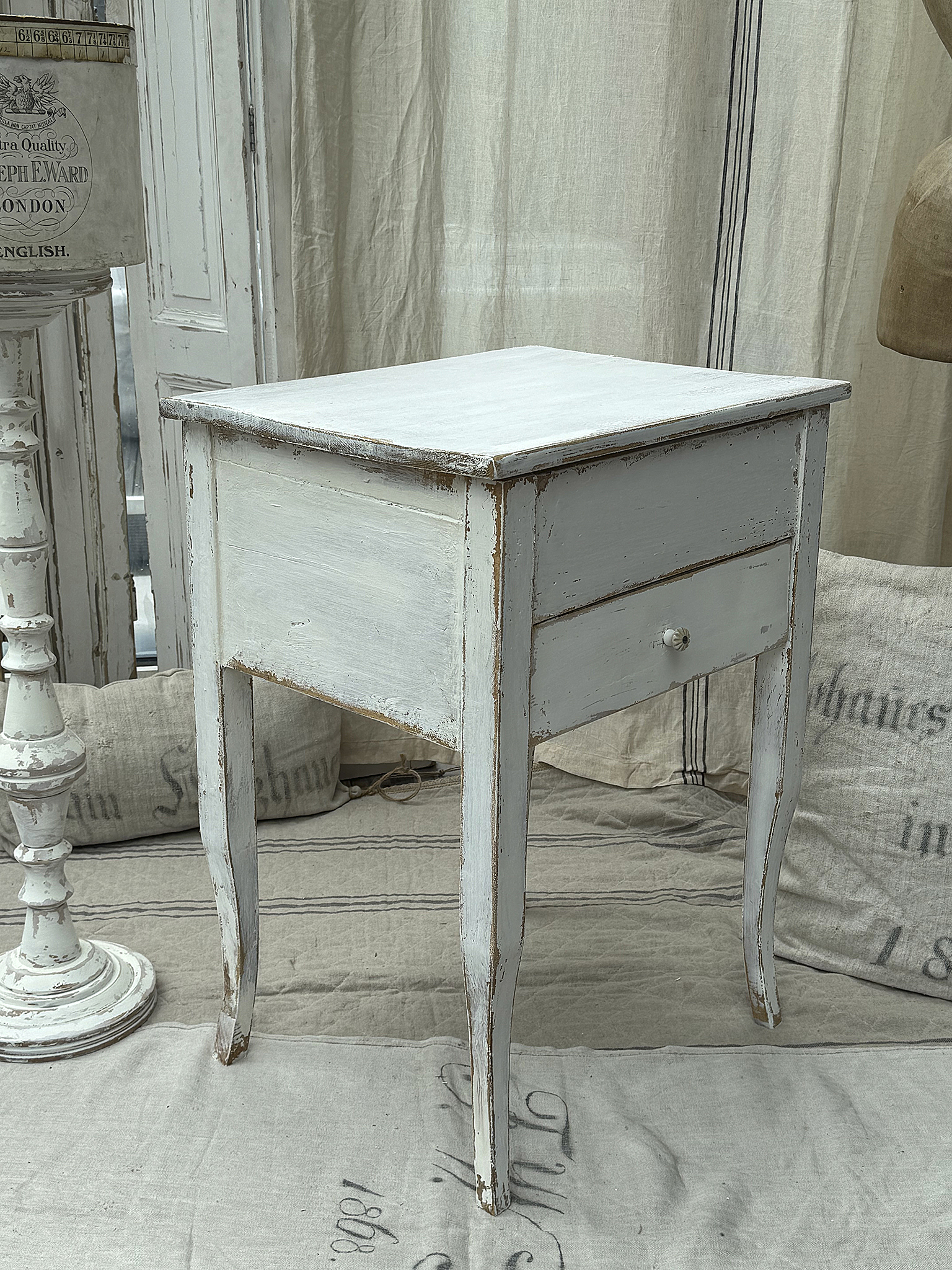 Antiker Biedermeier Beistelltisch / Nähtisch in zeitloser Eleganz*** Antiker Biedermeier Beistelltisch / Nähtisch in zeitloser Eleganz***