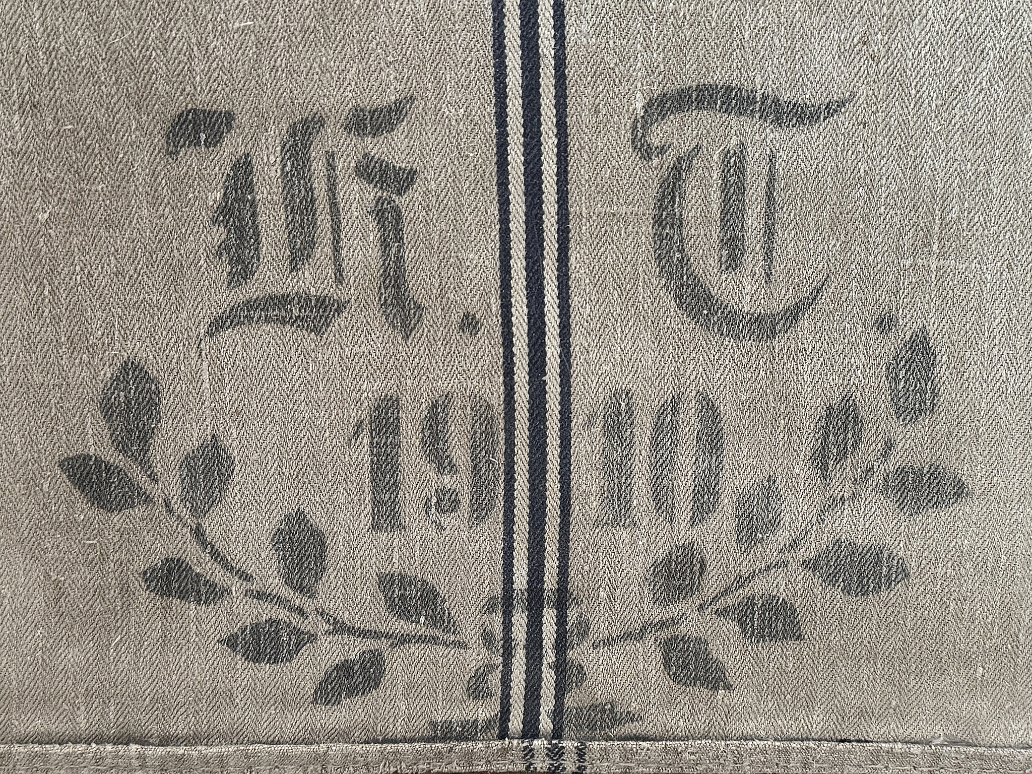 Große, alte Weidentruhe – nostalgischer Charme trifft Funktionalität***