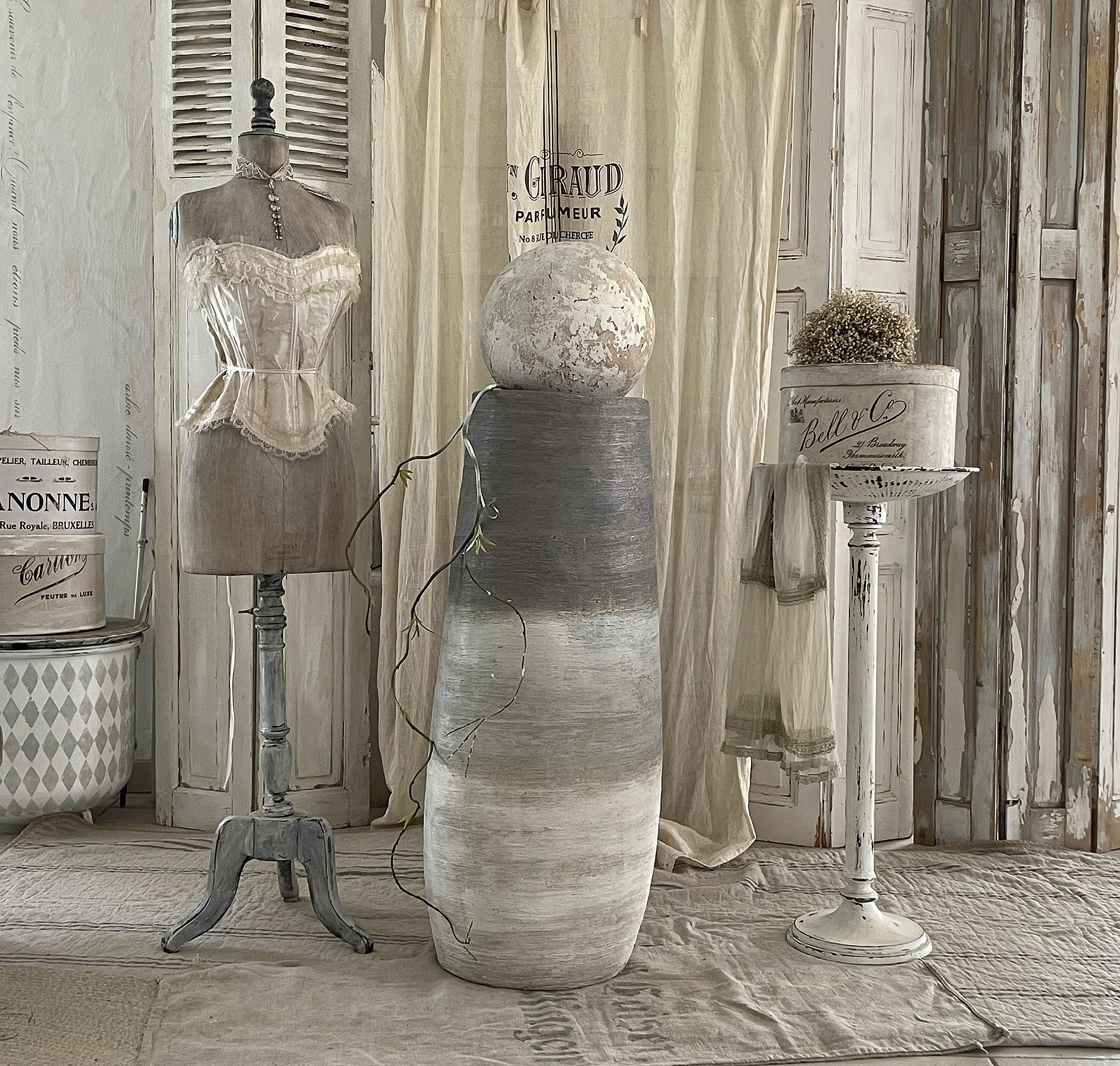 Imposante Bodenvasen Deko-Objekt