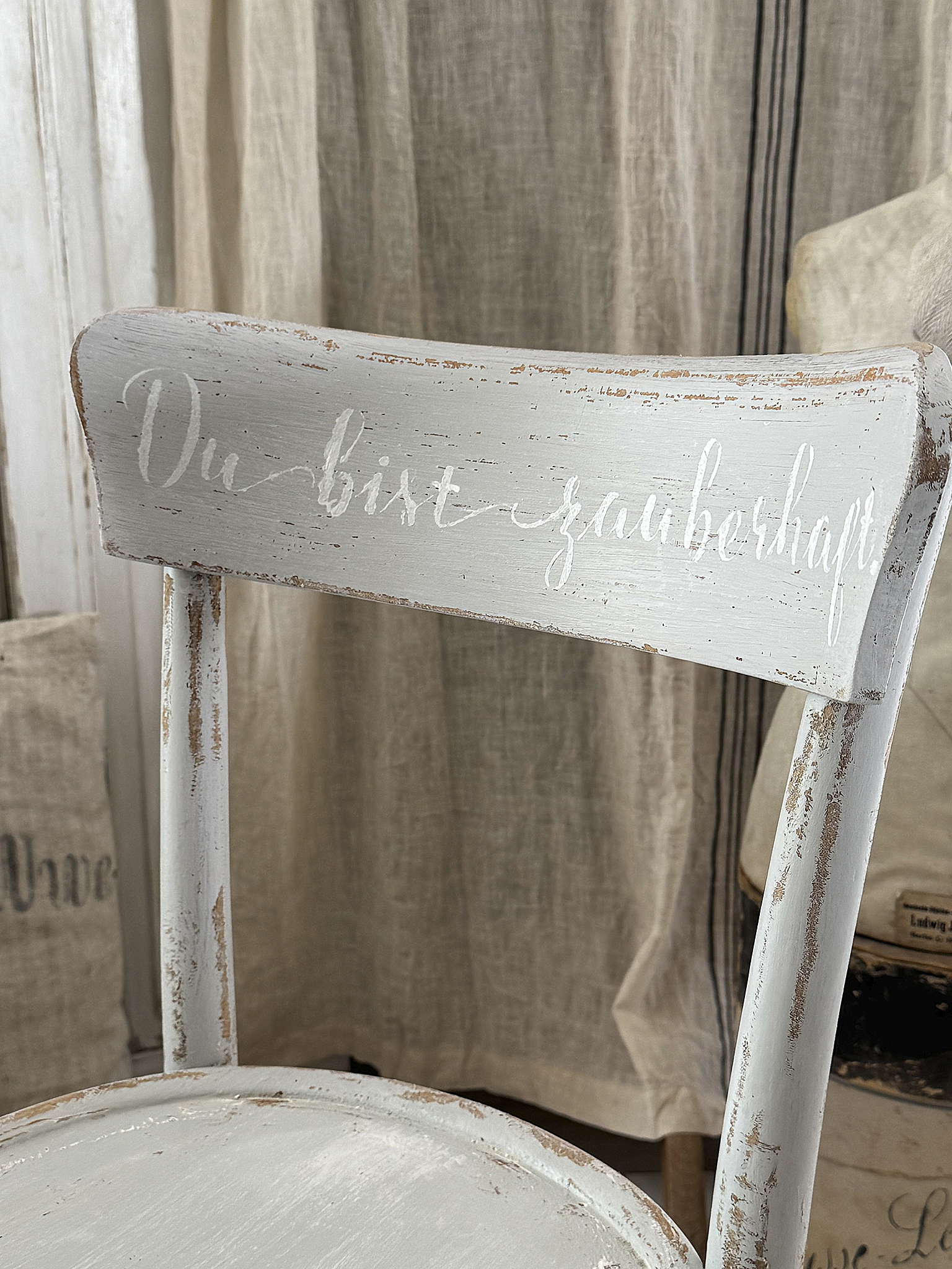  Alter Bugholzstuhl creme-grau im Shabbykleid- Zauberhaft ***
