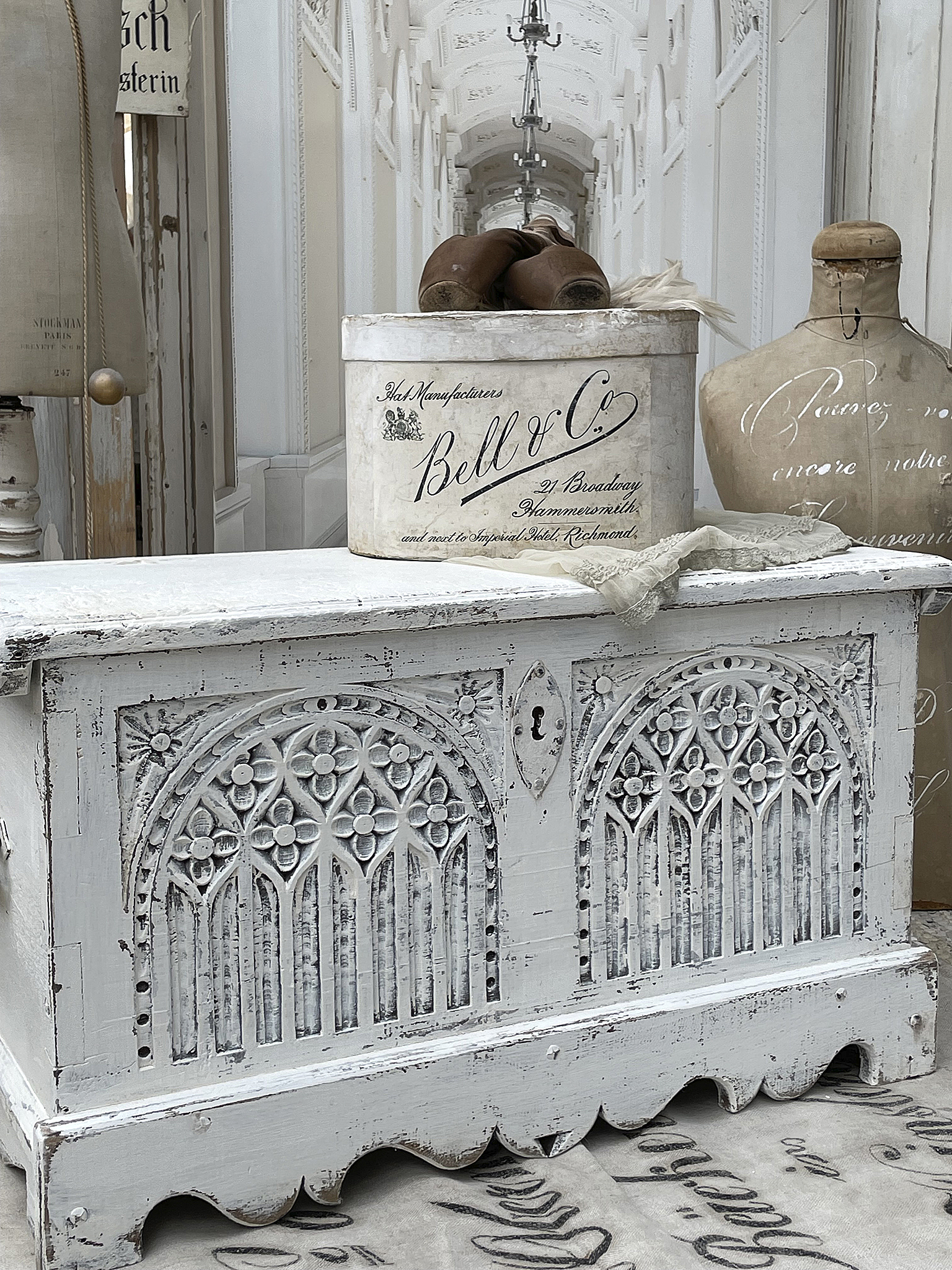 Charmante antike Holztruhe/Sitzbank "shabby***