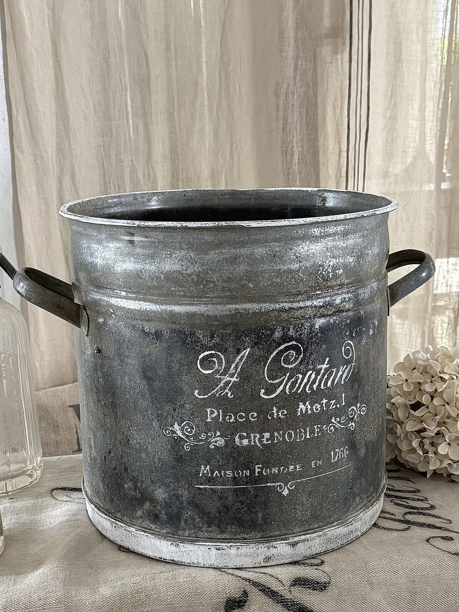 Alter Zinktopf mit französischem Flair***