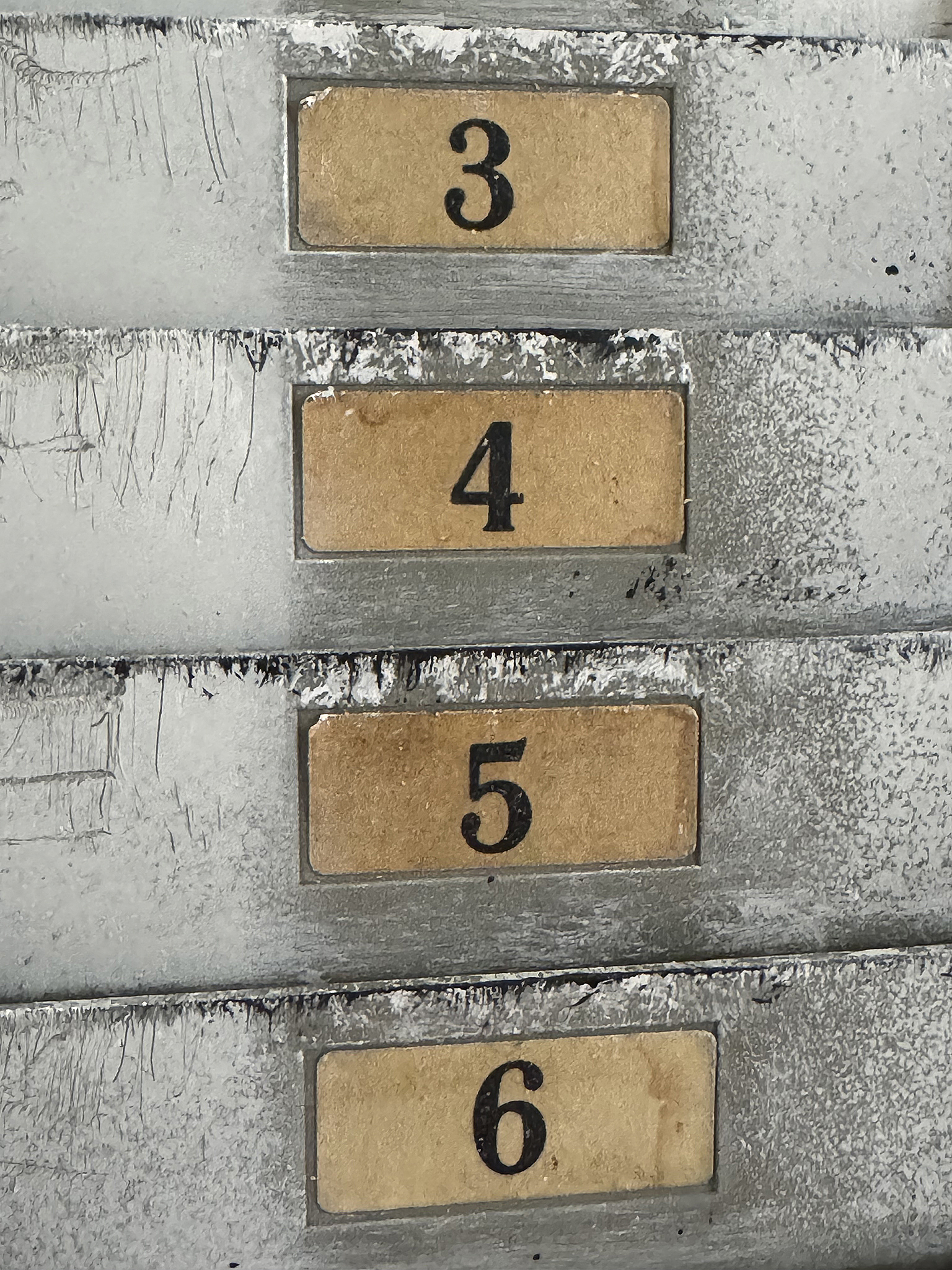 Alter Stempelkartenhalter – authentischer Charme vergangener Zeiten***