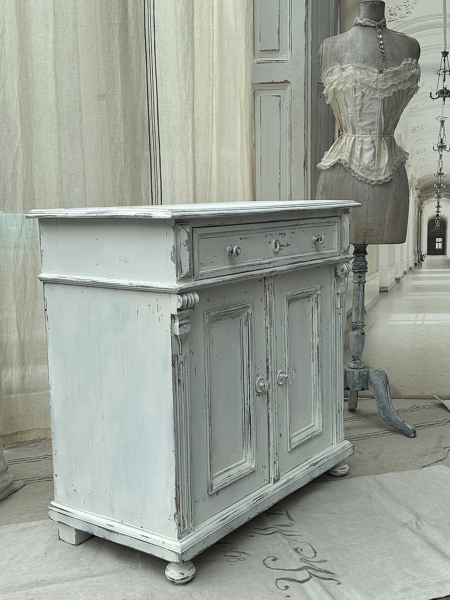 Antiker Beistellschrank/Kommode****