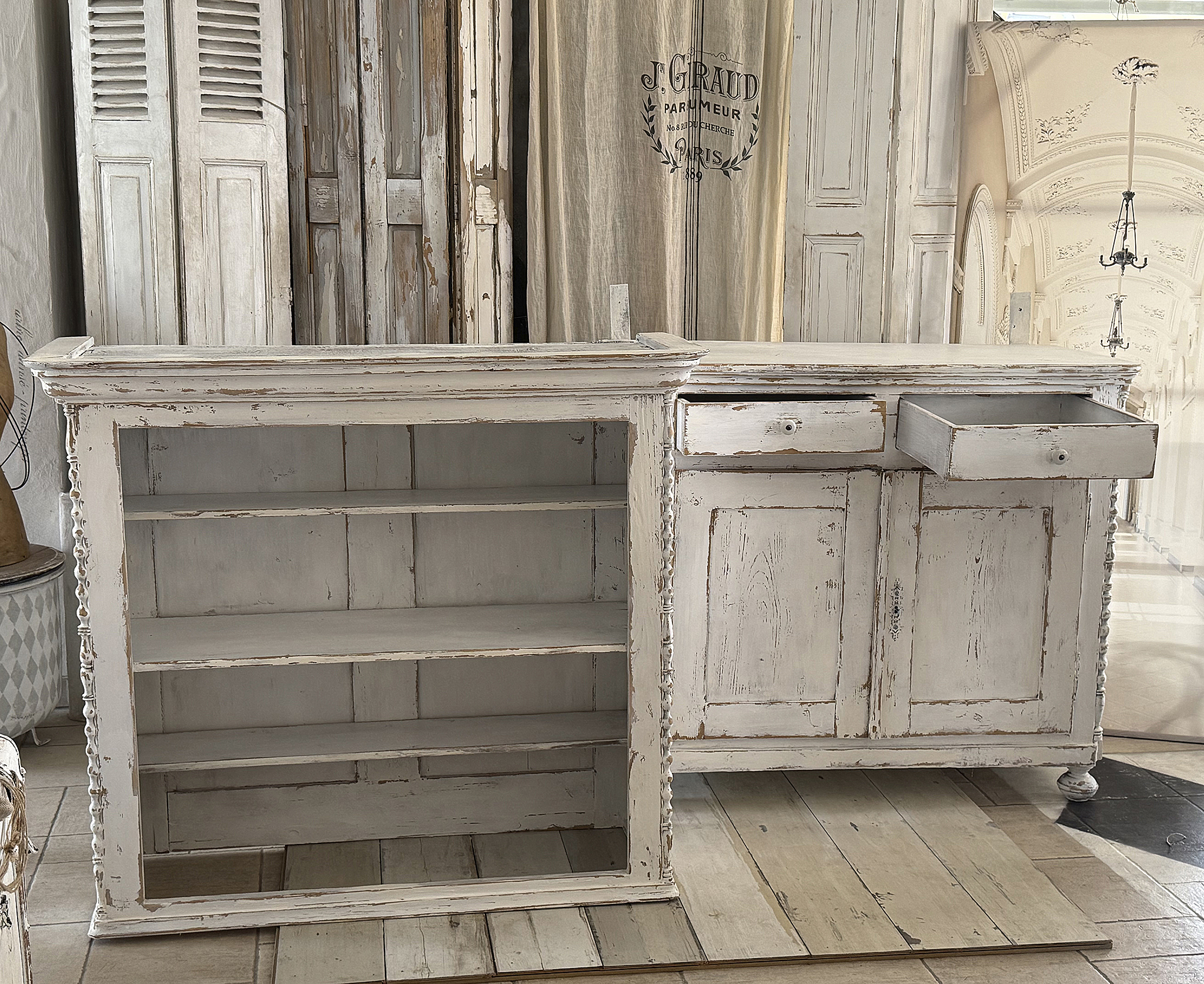 Wunderschöner Antiker Buffet-Schrank im Shabby-Chic***