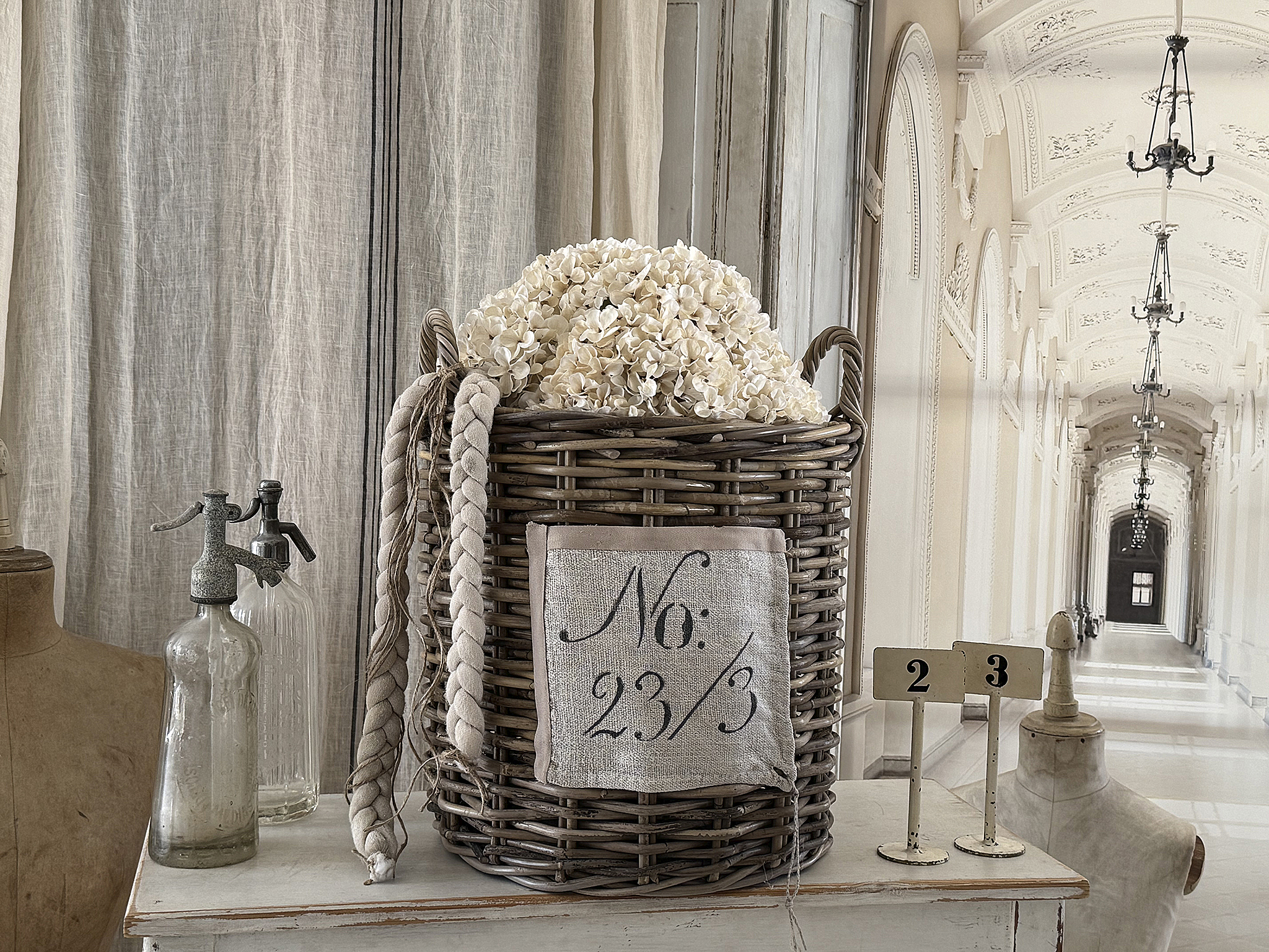 Großer Naturweidenkorb mit Leinenschild – L Shabby Chic***