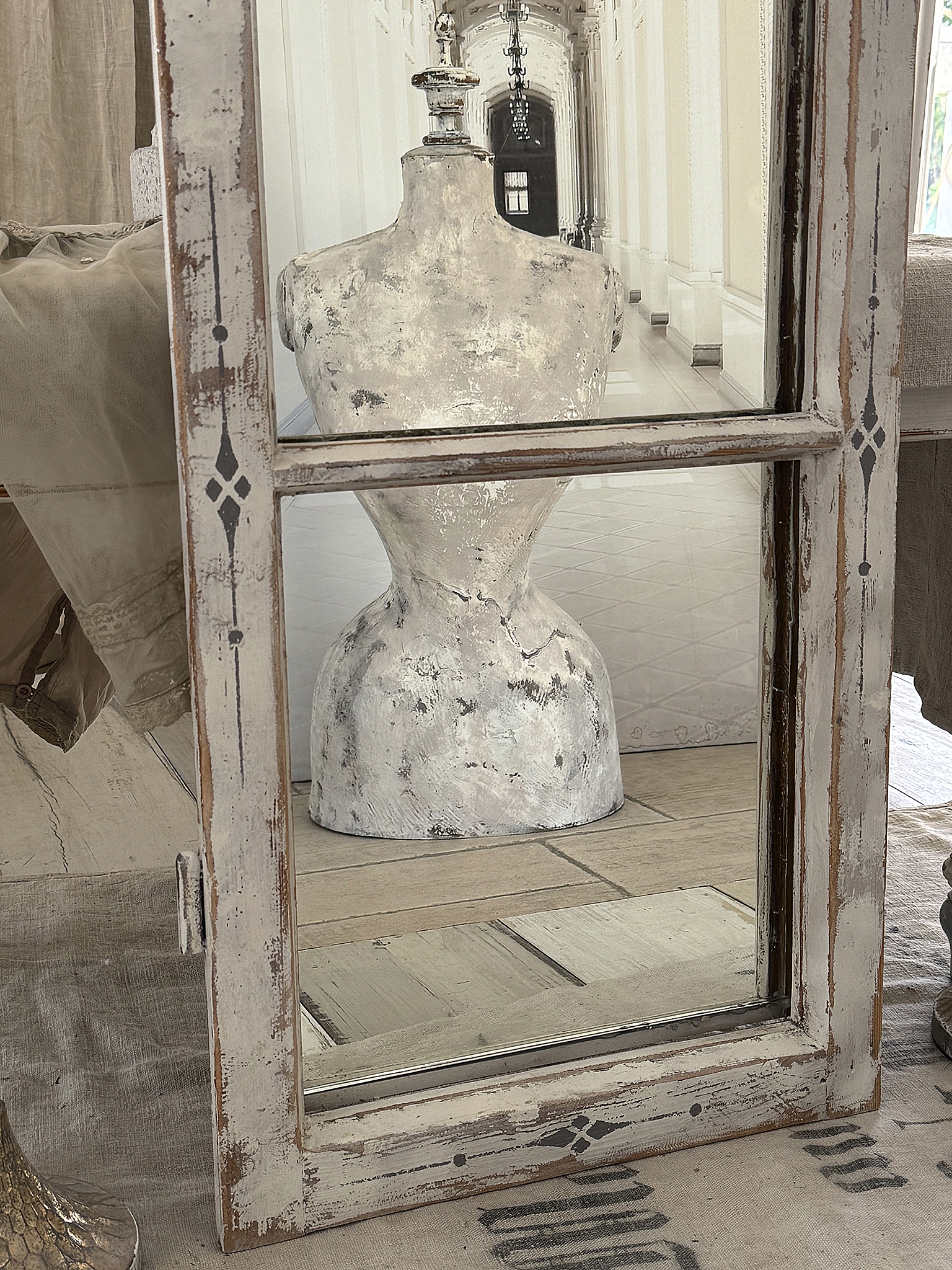 Altes Sprossenfenster als Spiegel – Shabby Chic****
