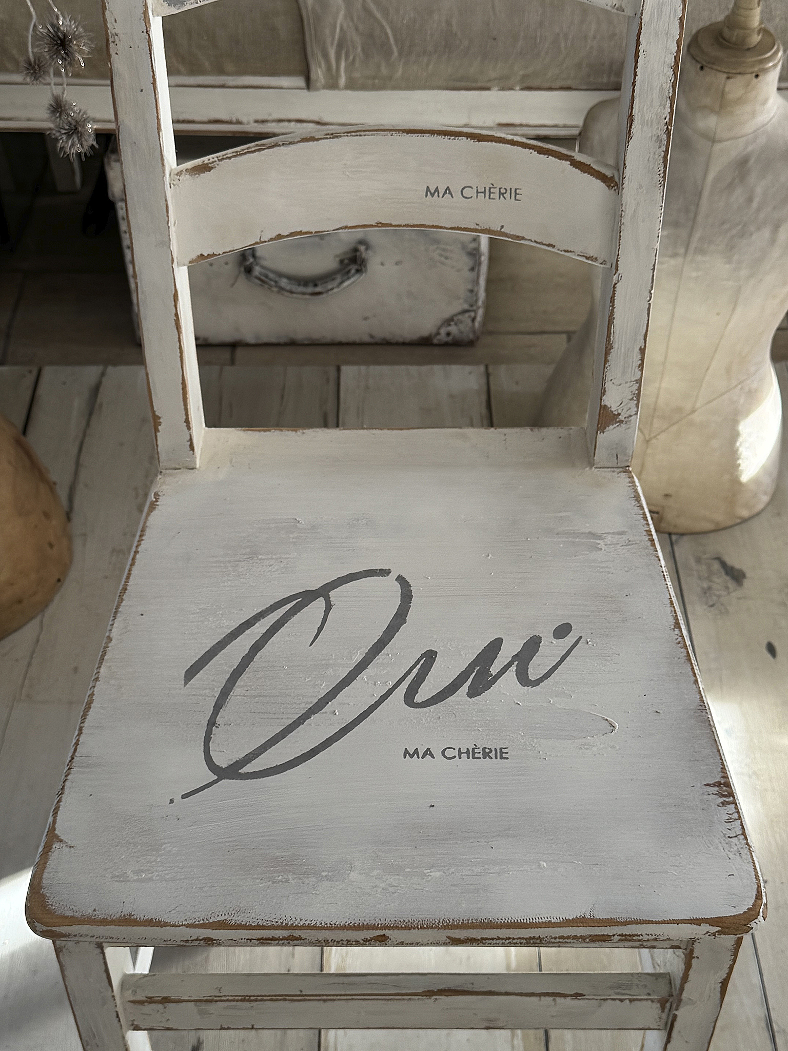 Hoher Holzstuhl Qui Ma Cherie***