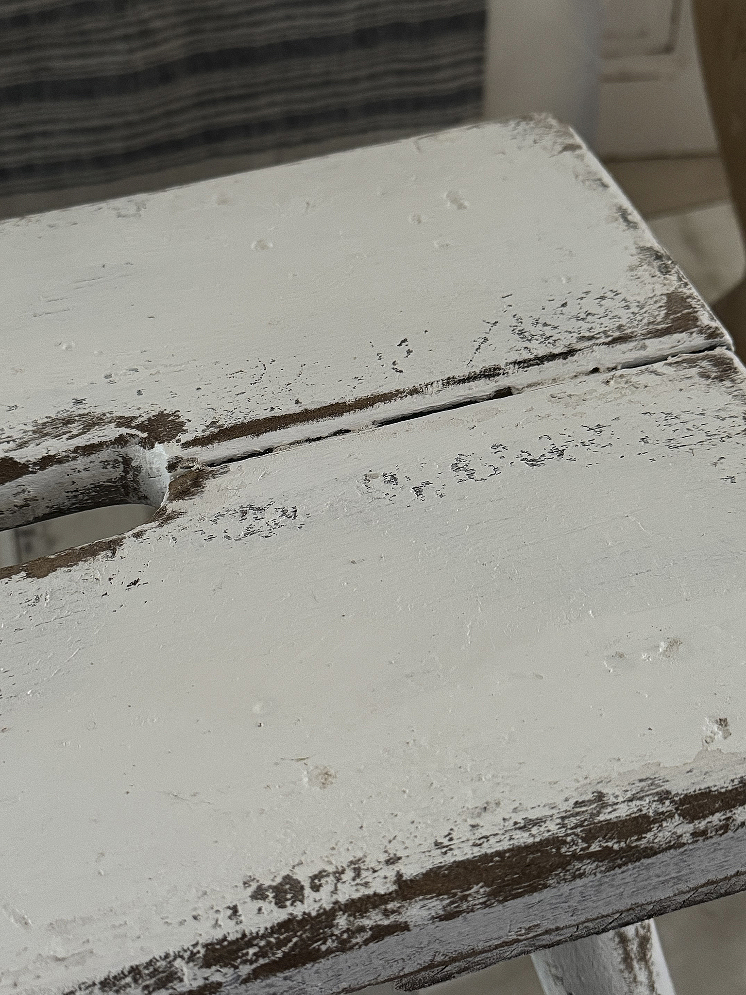 Alter, robuster Bauernhocker***