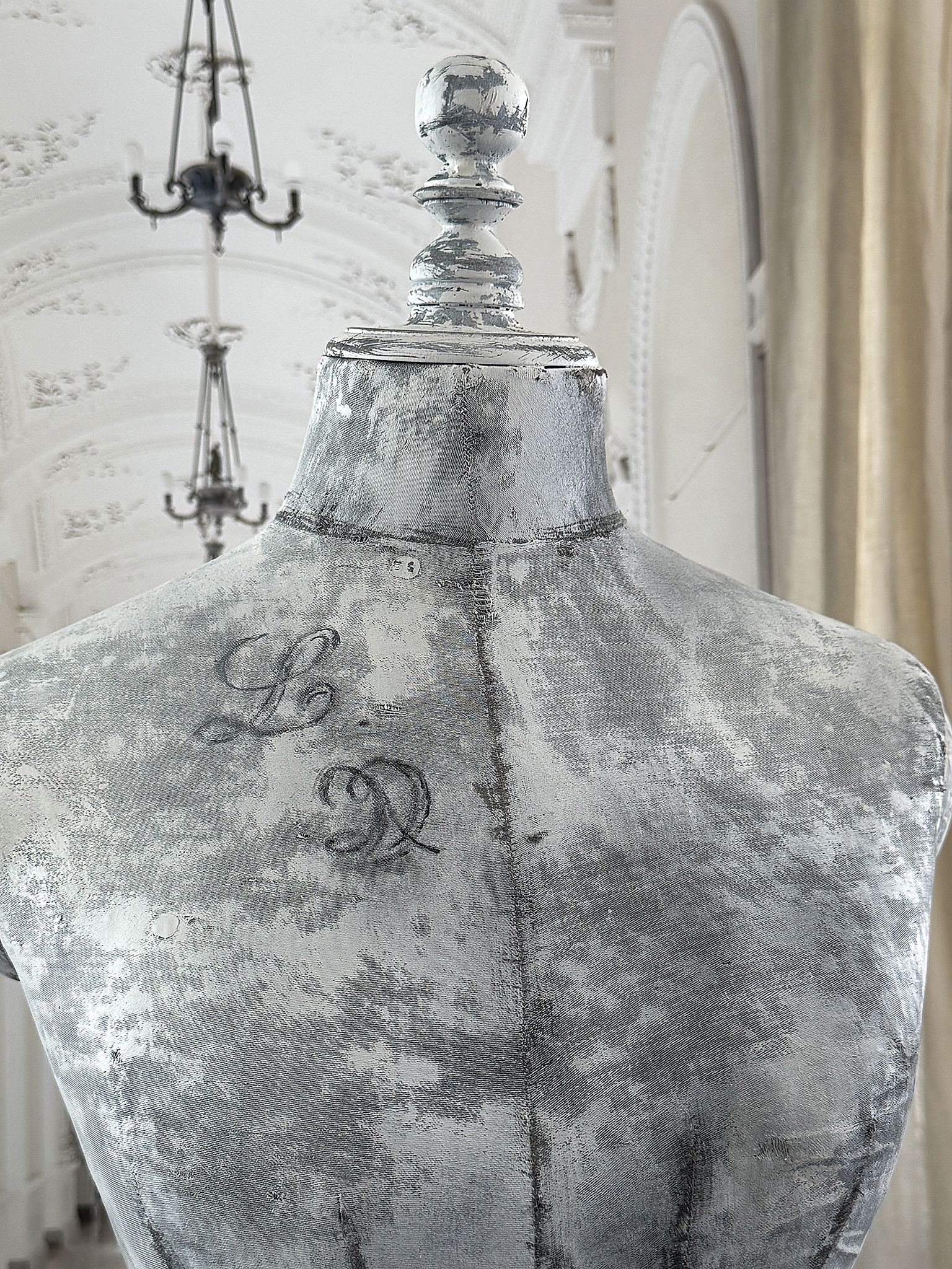 Antiker Schneider-Torso „Zarte Taille“ im romantischen Vintage-Look***