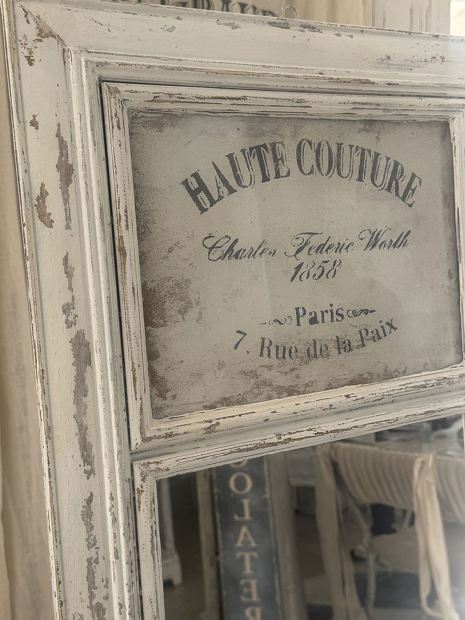 Großer Shabby Spiegel – Haute Couture Paris***