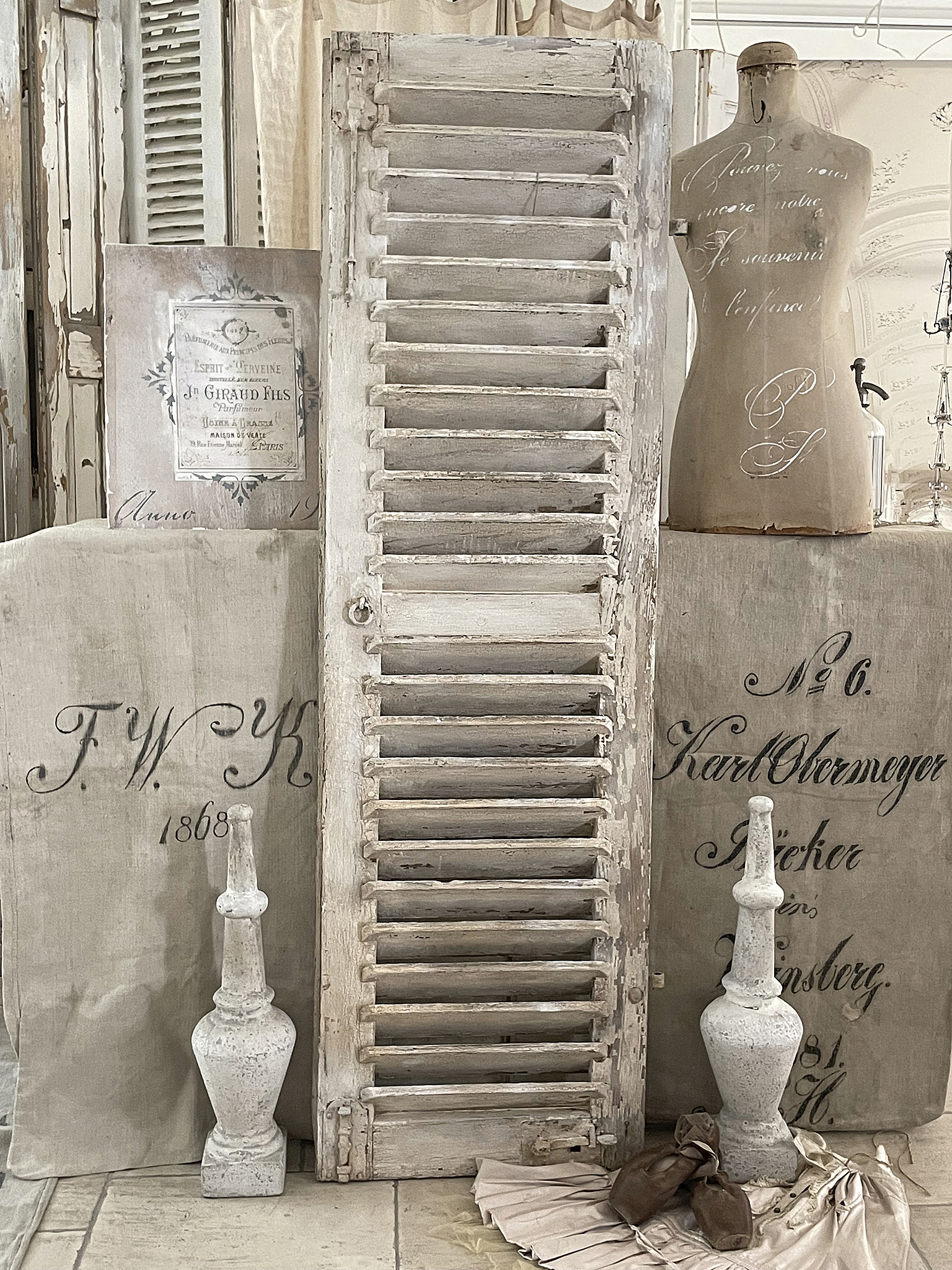 Großer Lamellenfensterladen Shabby-pur 2*** Großer Lamellenfensterladen Shabby-pur 2***