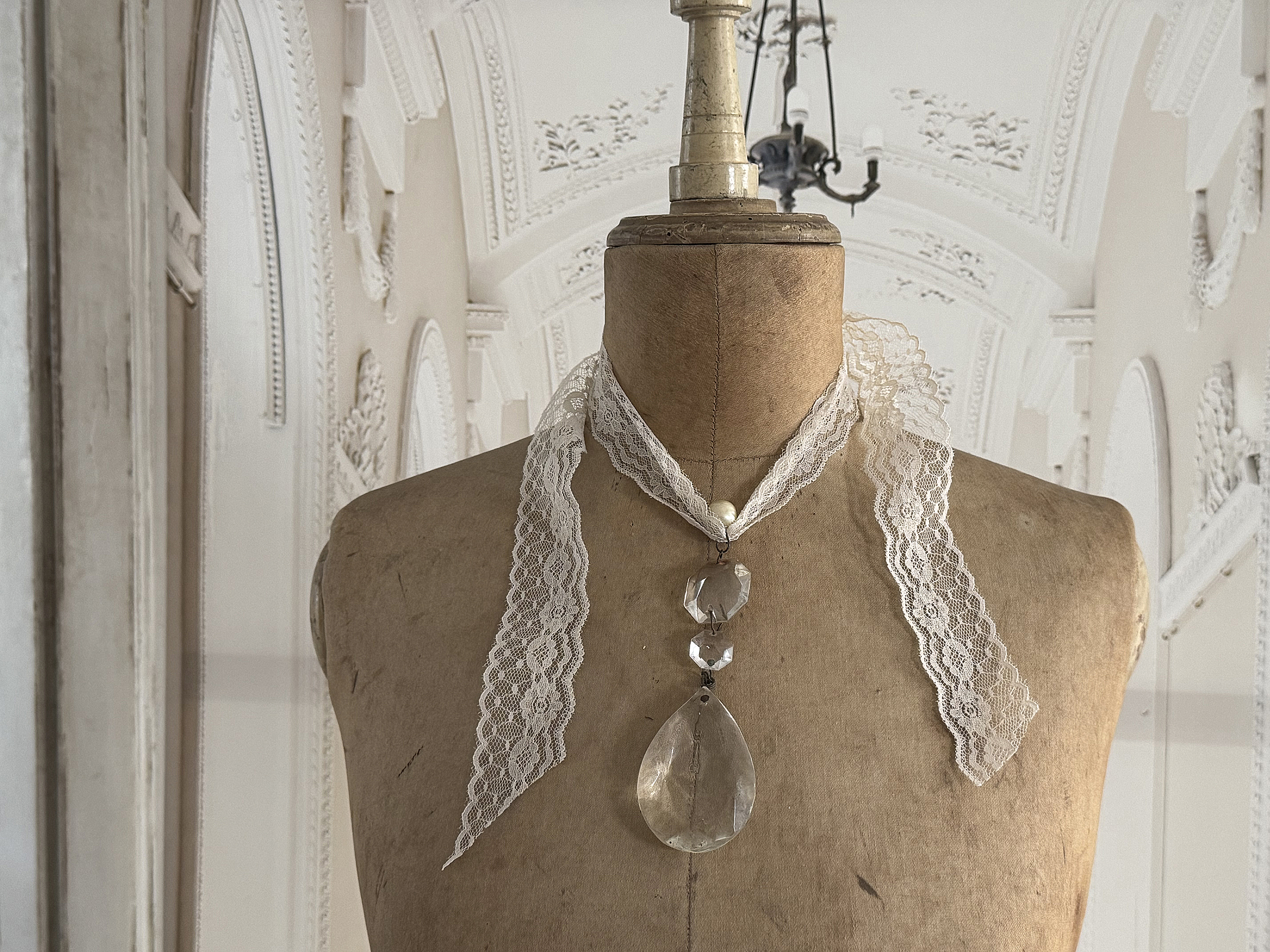 Collier für eine Schneiderpuppe Brocante***