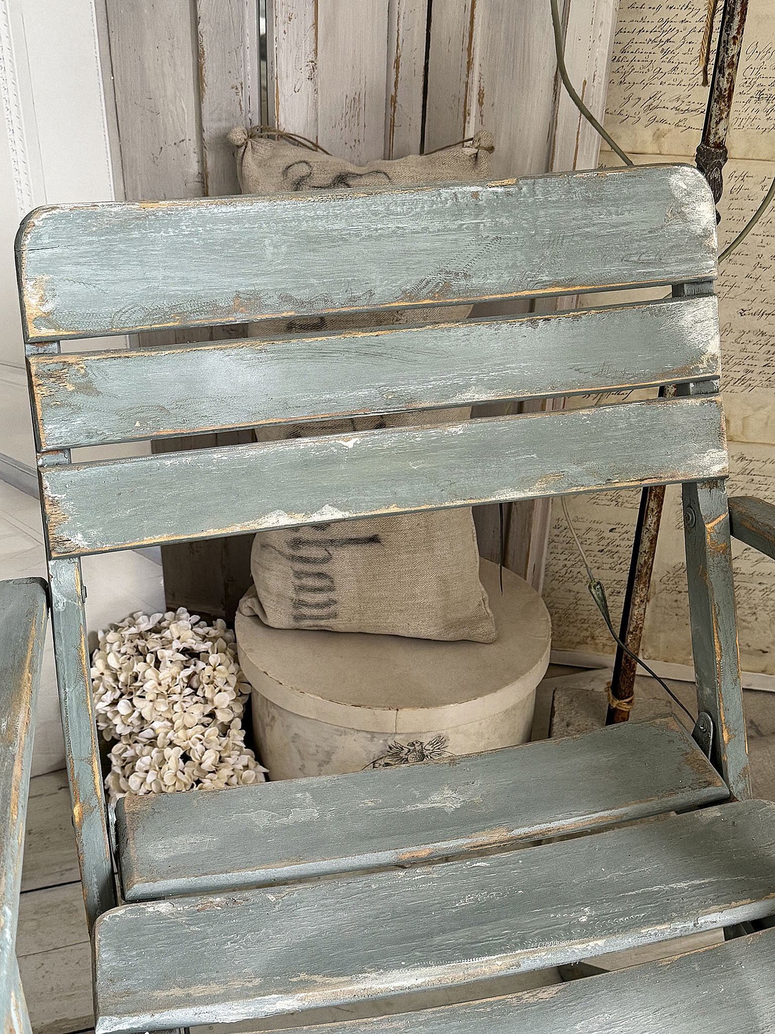 Alter breiter Klappstuhl in Salbei-Grün***